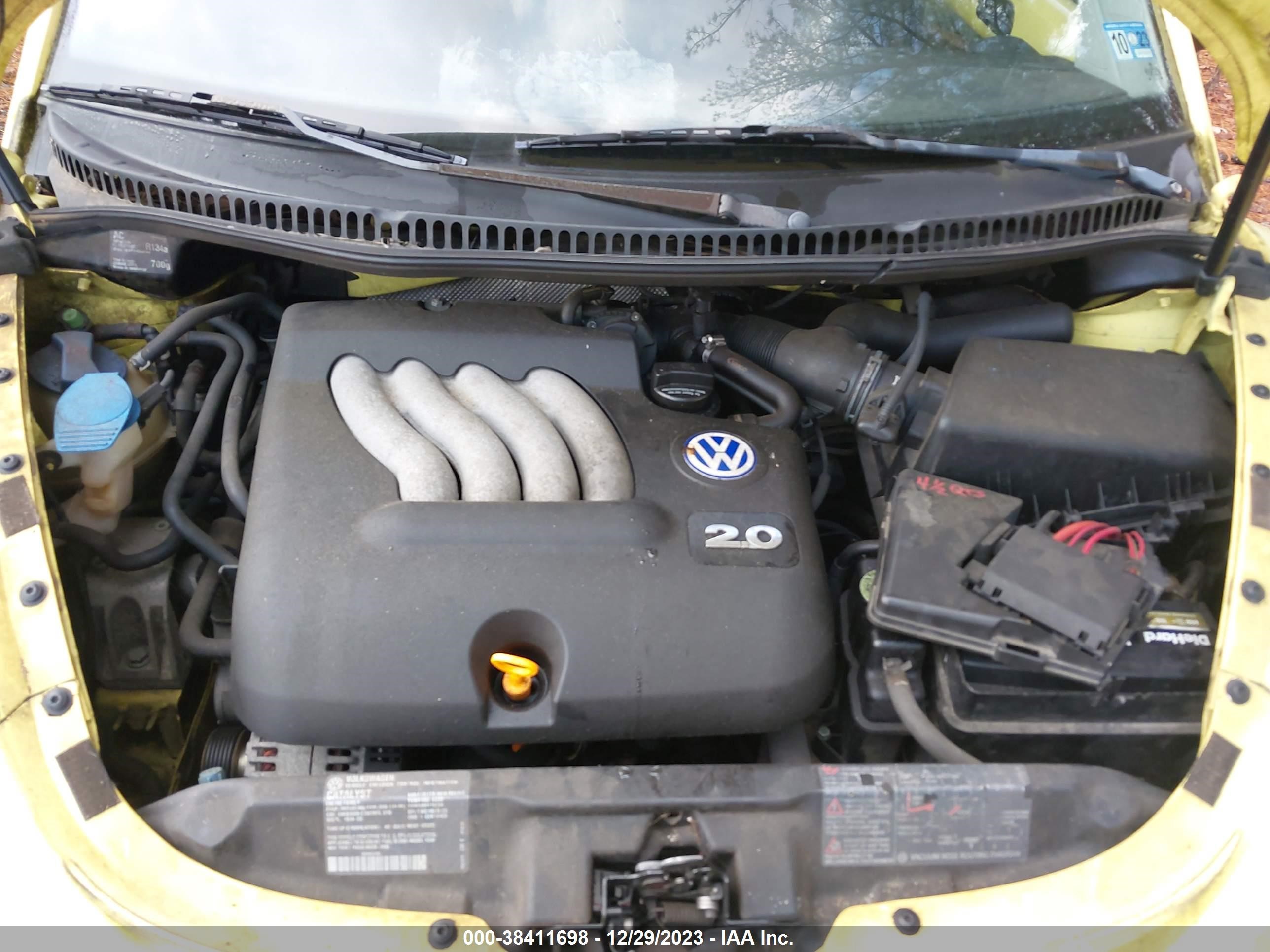 Photo 9 VIN: 3VWCA21C9YM488045 - VOLKSWAGEN BEETLE 