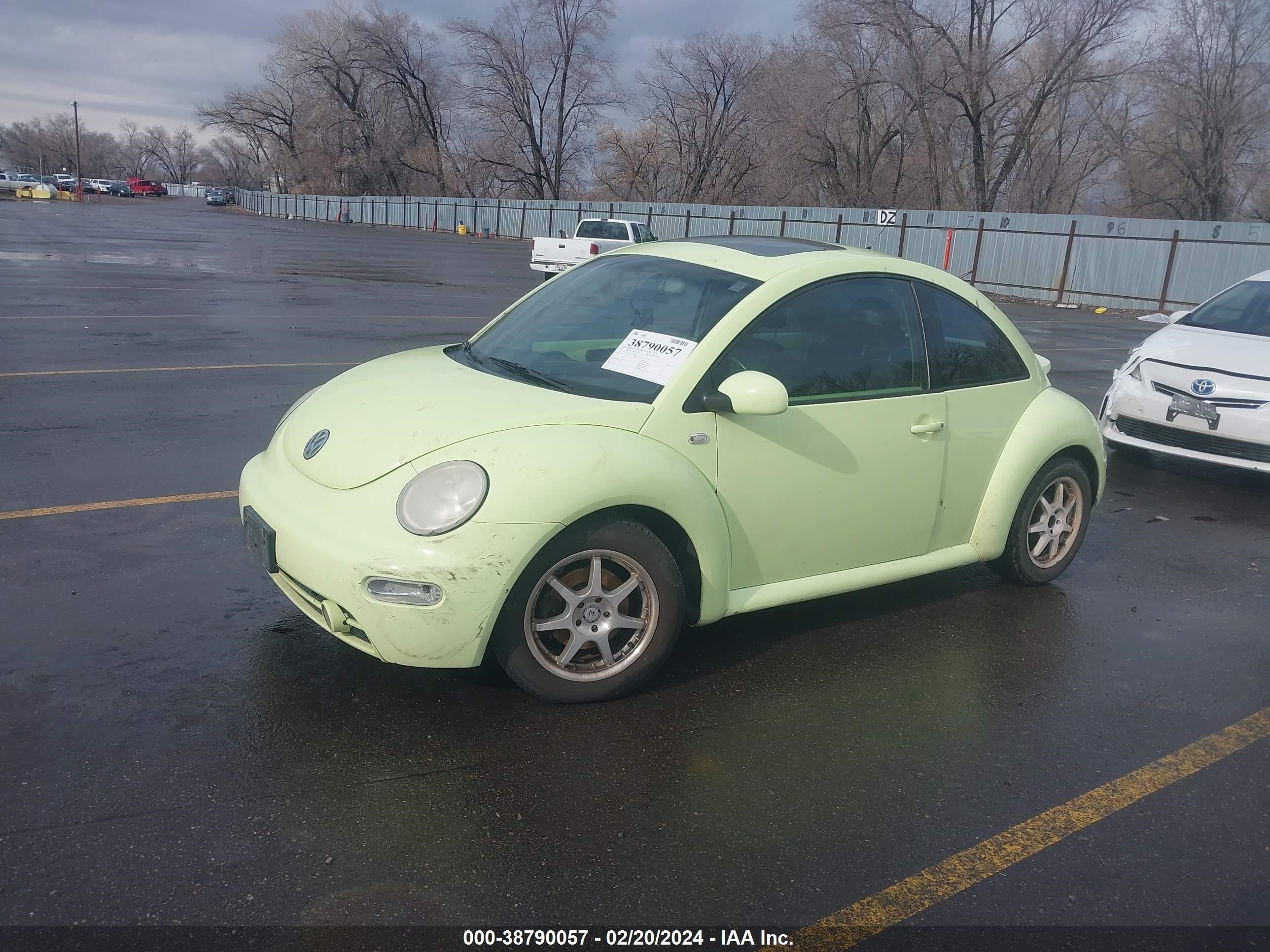 Photo 1 VIN: 3VWCB21C11M470609 - VOLKSWAGEN BEETLE 