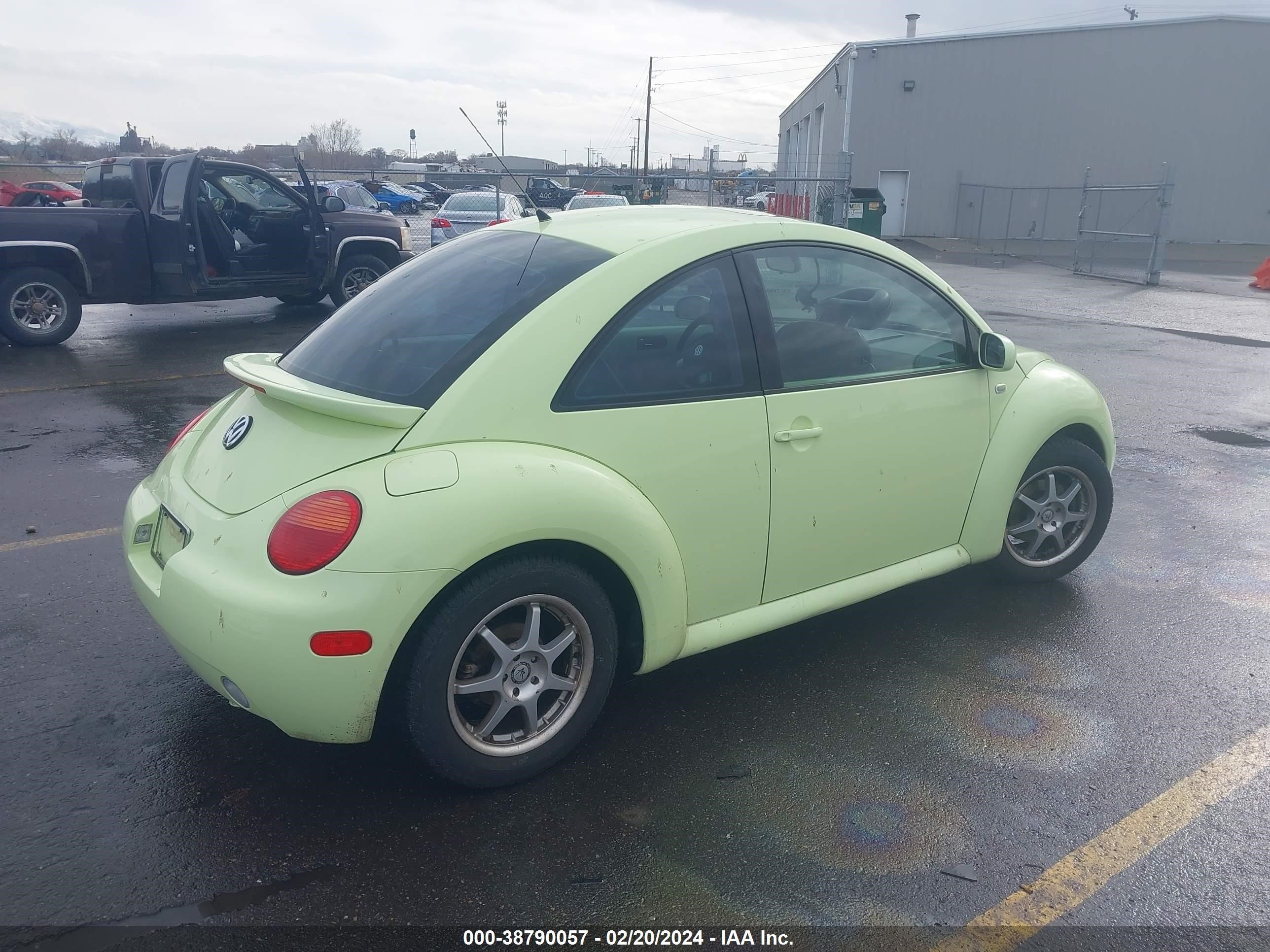 Photo 3 VIN: 3VWCB21C11M470609 - VOLKSWAGEN BEETLE 