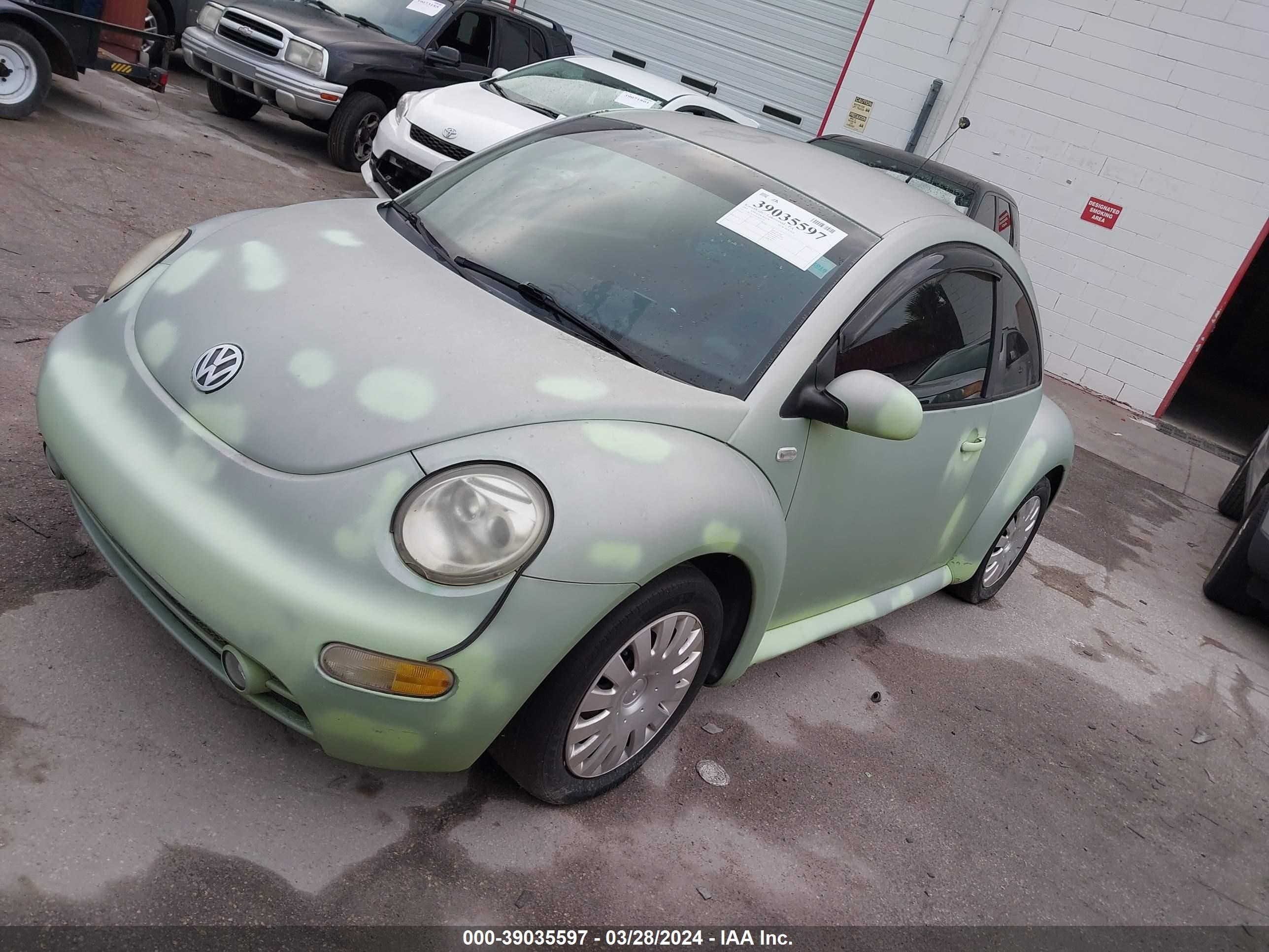 Photo 1 VIN: 3VWCB21C61M470329 - VOLKSWAGEN BEETLE 