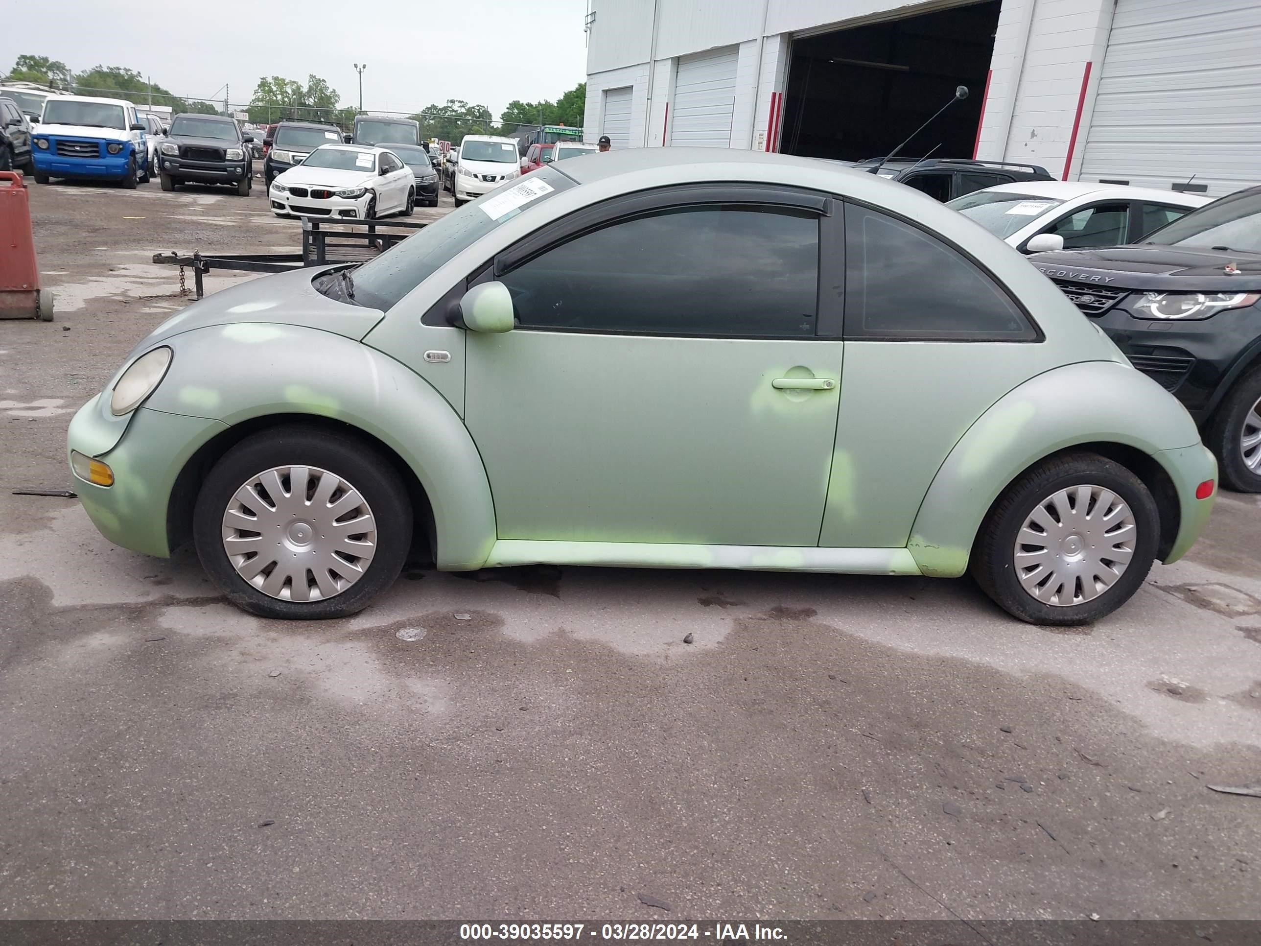 Photo 13 VIN: 3VWCB21C61M470329 - VOLKSWAGEN BEETLE 