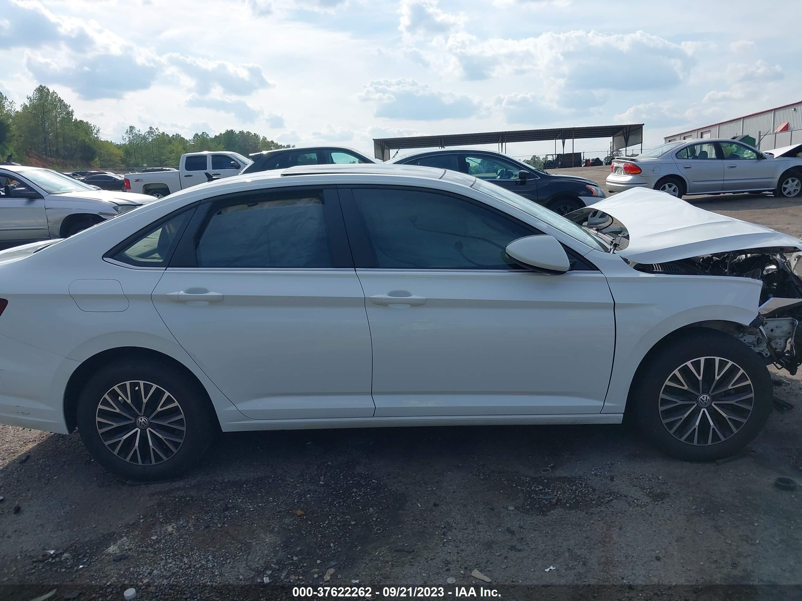 Photo 13 VIN: 3VWCB7BU1KM156299 - VOLKSWAGEN JETTA 