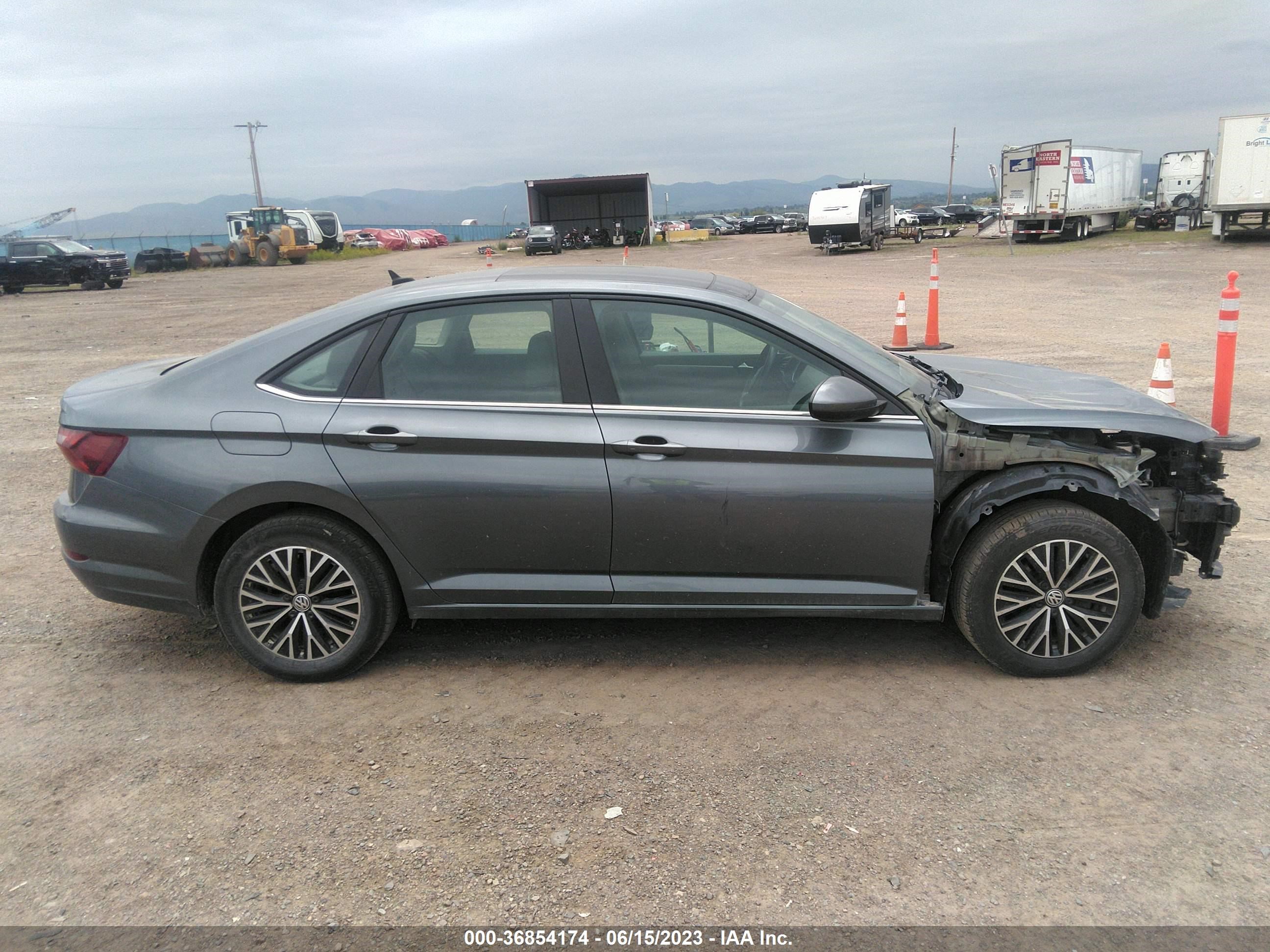 Photo 13 VIN: 3VWCB7BU4LM040709 - VOLKSWAGEN JETTA 