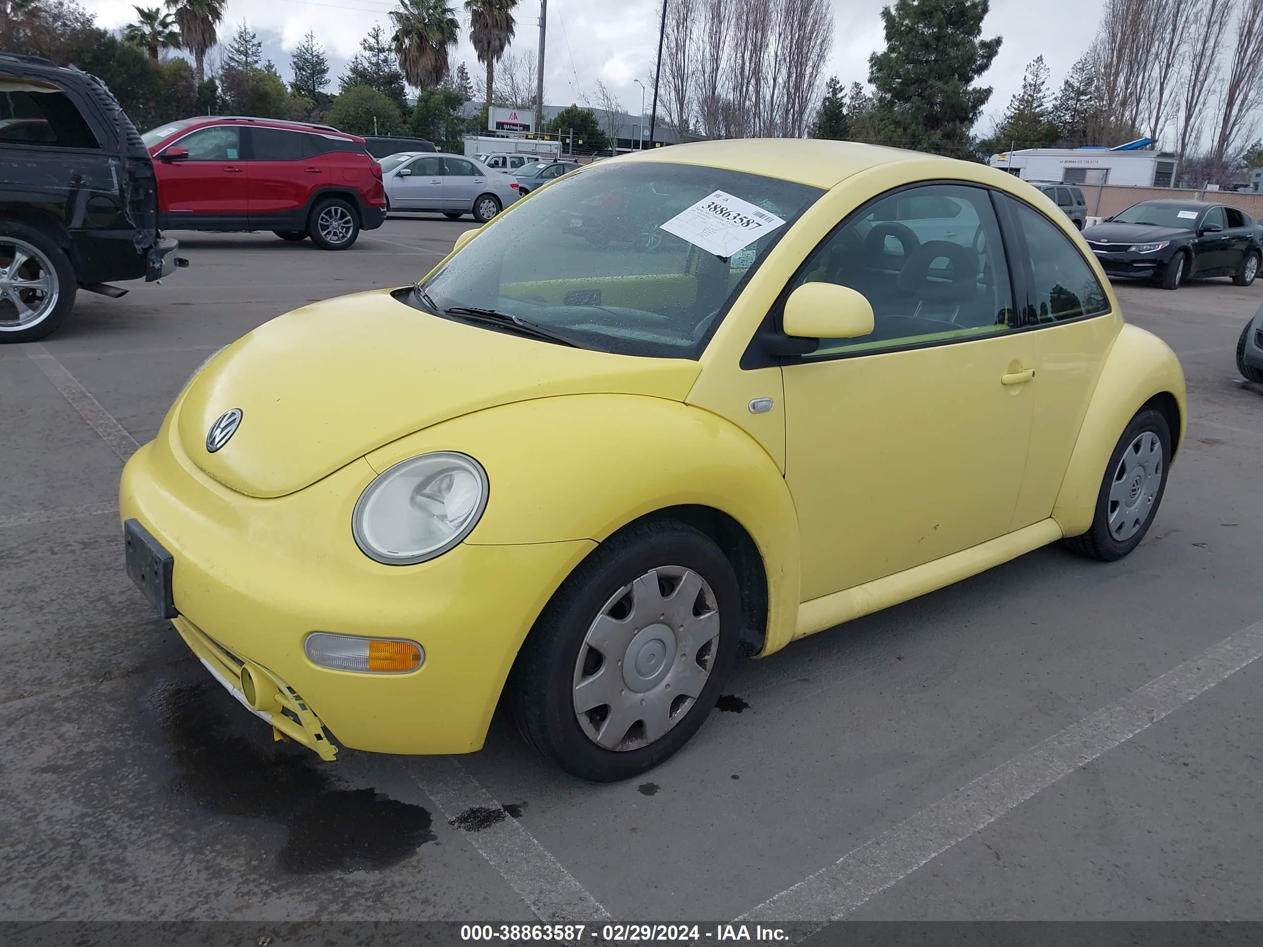 Photo 1 VIN: 3VWCC21C0YM445806 - VOLKSWAGEN BEETLE 