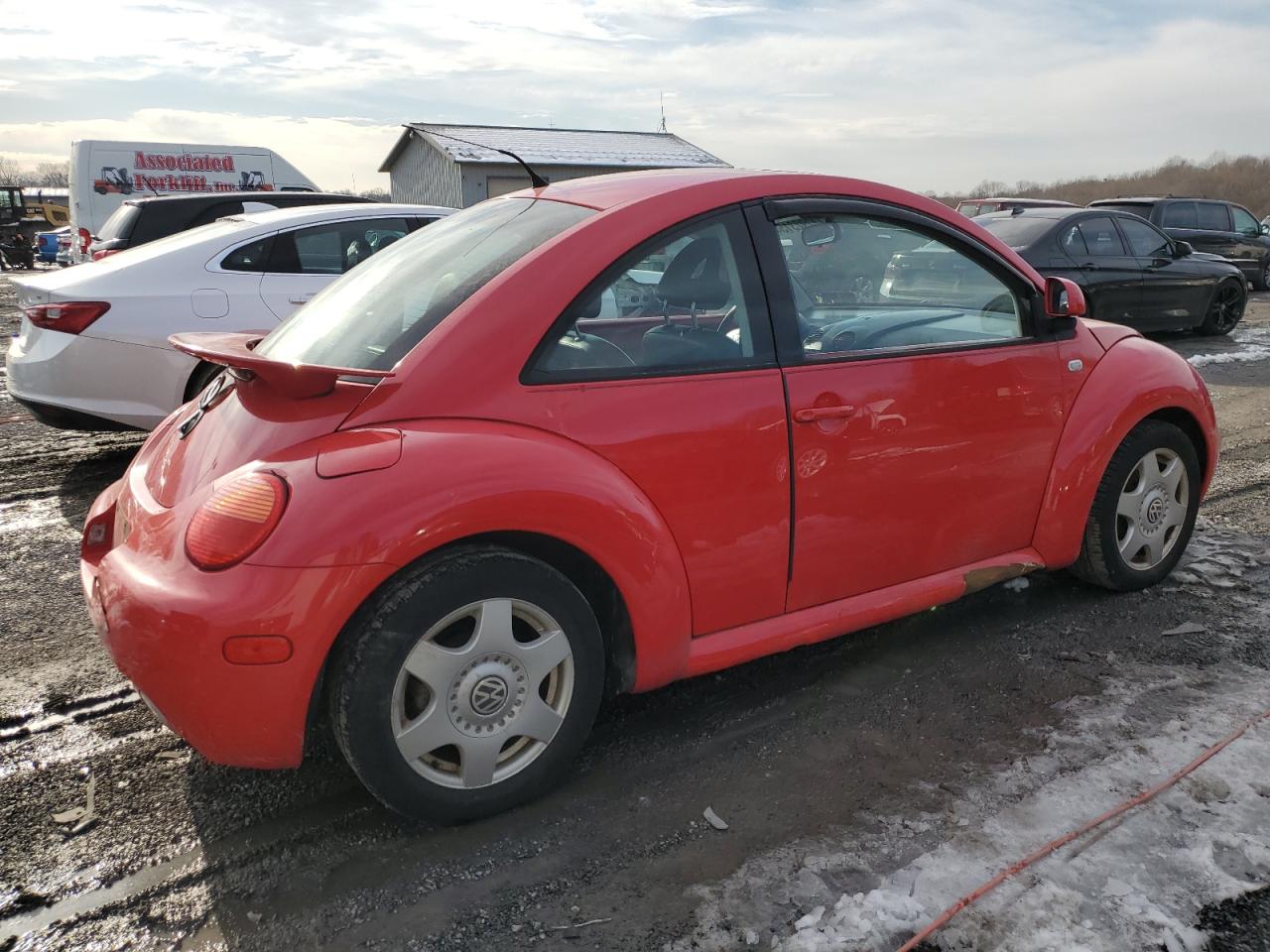 Photo 2 VIN: 3VWCC21C1YM440792 - VOLKSWAGEN BEETLE 