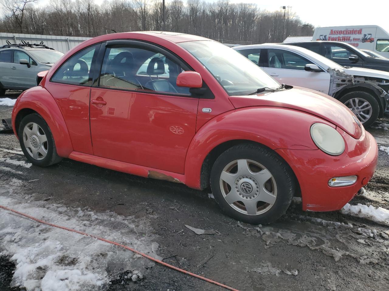 Photo 3 VIN: 3VWCC21C1YM440792 - VOLKSWAGEN BEETLE 