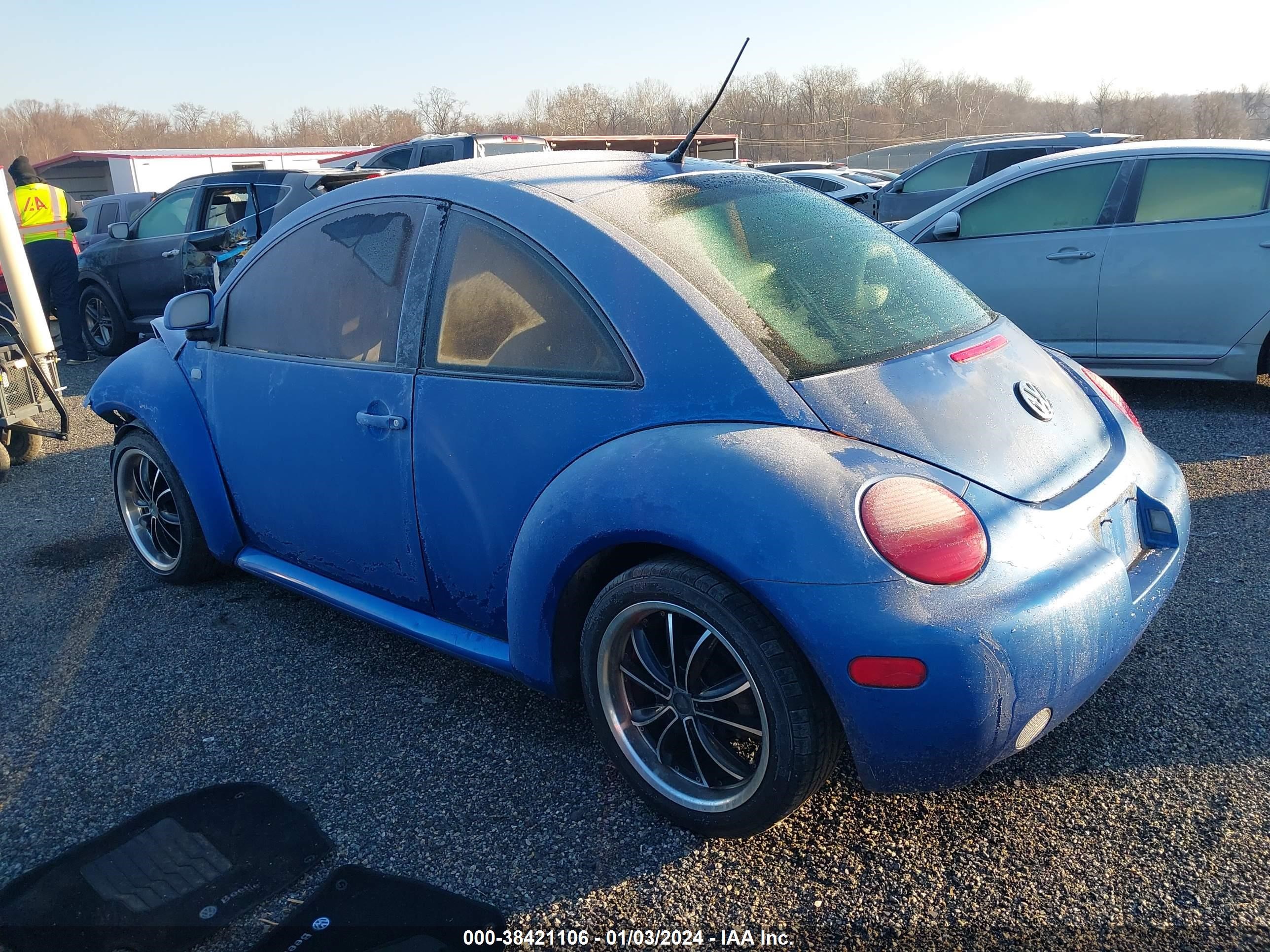 Photo 2 VIN: 3VWCC21C2XM441173 - VOLKSWAGEN BEETLE 