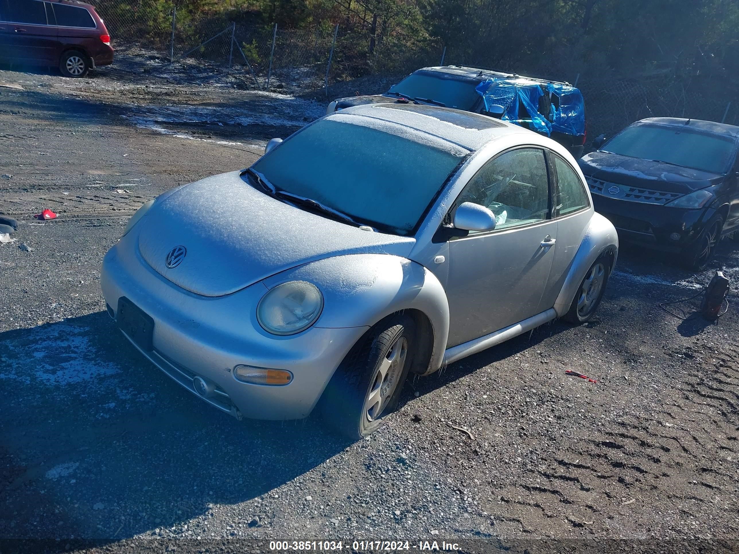 Photo 1 VIN: 3VWCC21C4YM460101 - VOLKSWAGEN BEETLE 