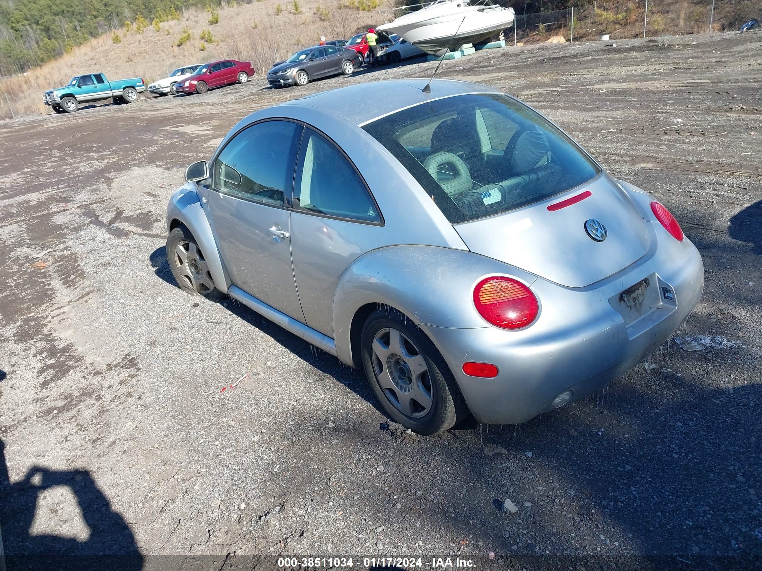 Photo 2 VIN: 3VWCC21C4YM460101 - VOLKSWAGEN BEETLE 