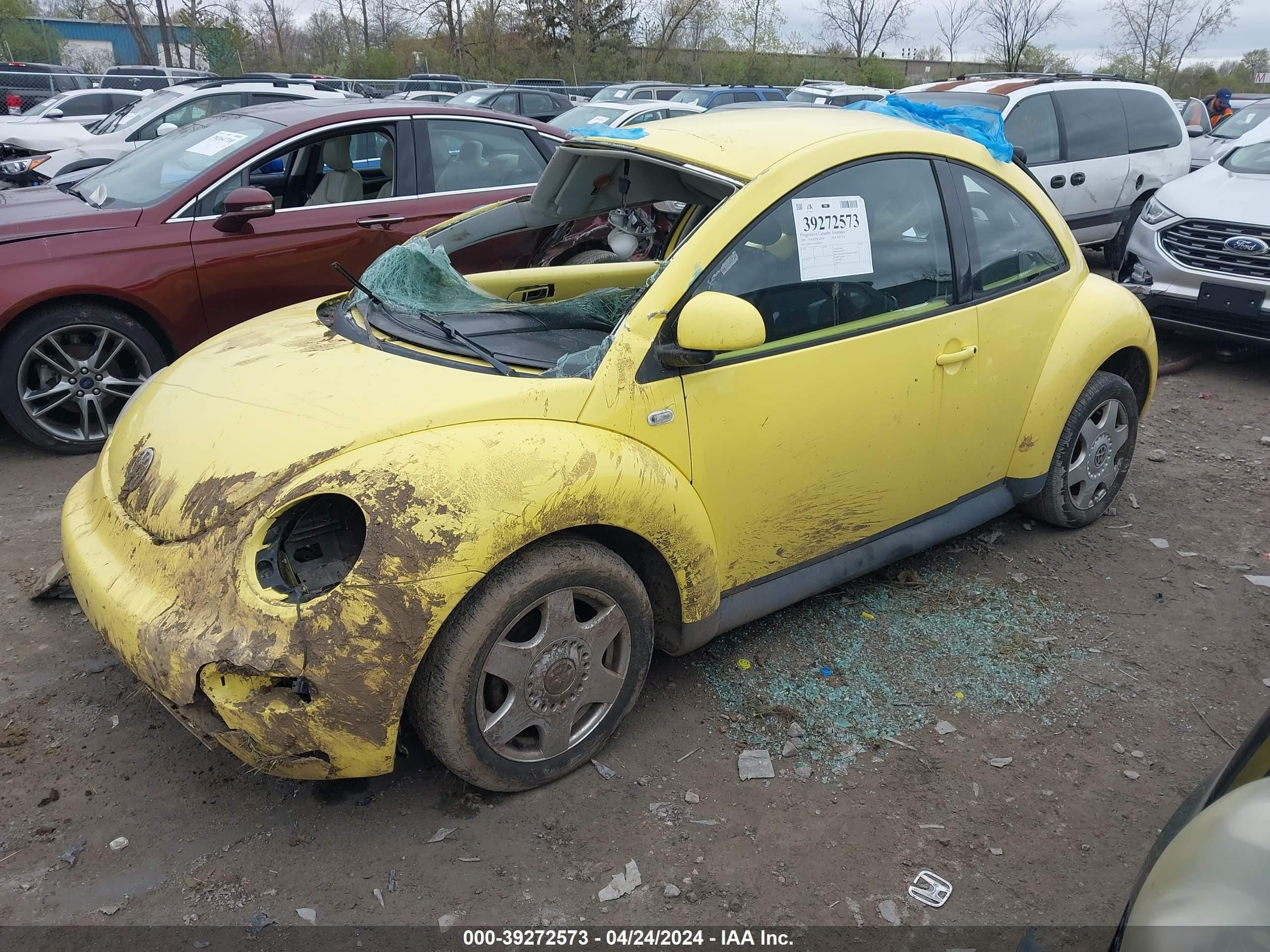 Photo 1 VIN: 3VWCC21C4YM481756 - VOLKSWAGEN BEETLE 