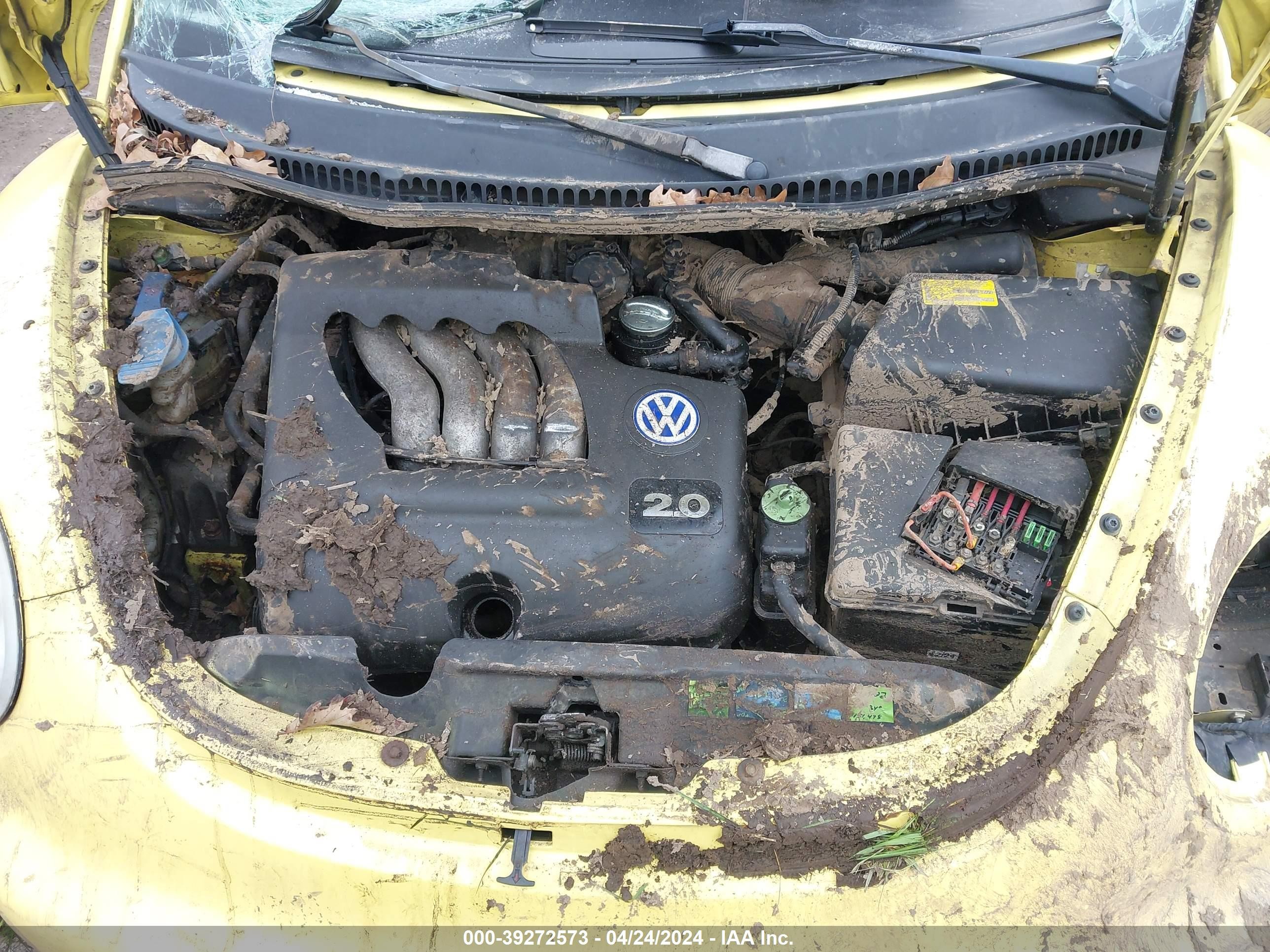 Photo 9 VIN: 3VWCC21C4YM481756 - VOLKSWAGEN BEETLE 