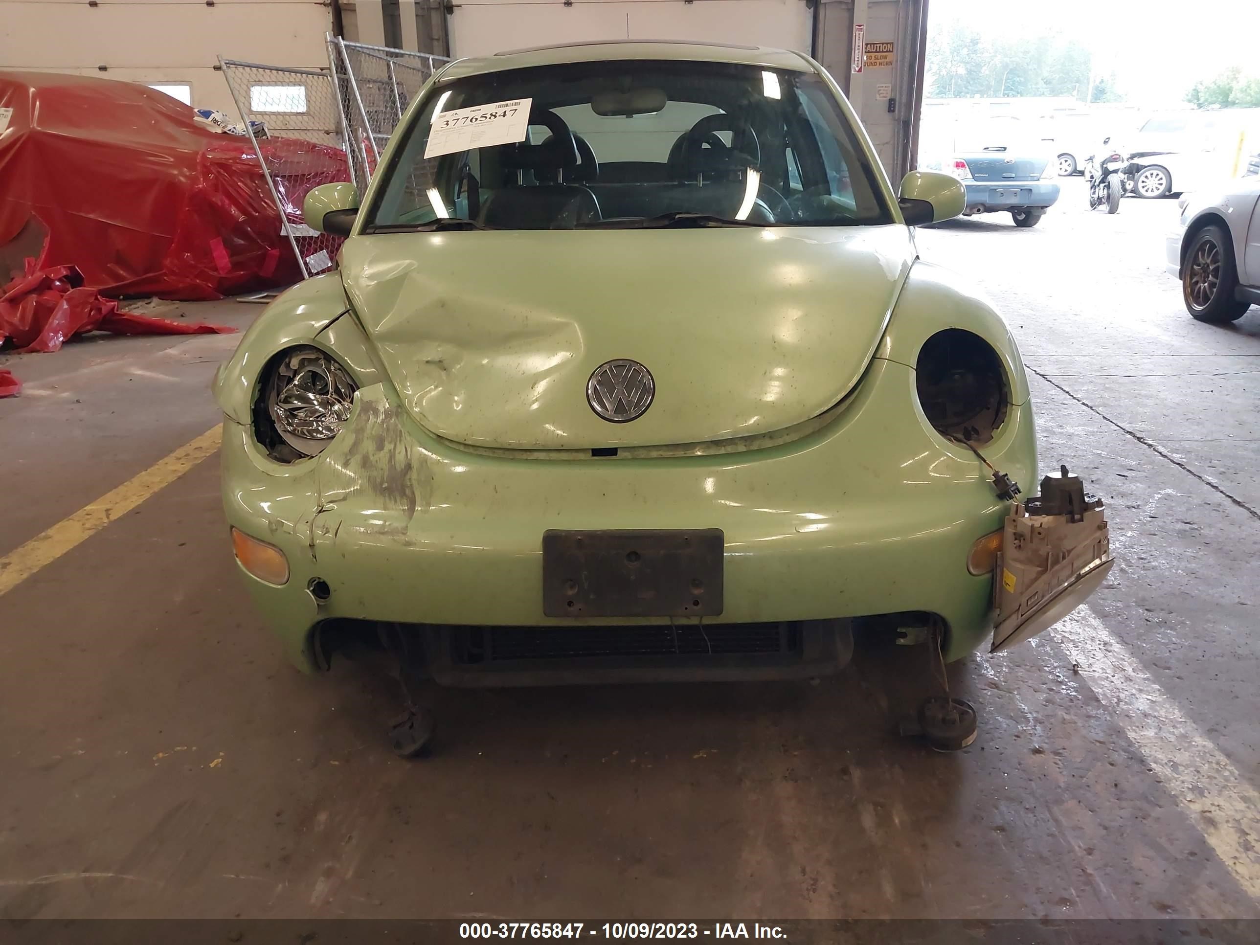 Photo 12 VIN: 3VWCC21CX1M418098 - VOLKSWAGEN BEETLE 