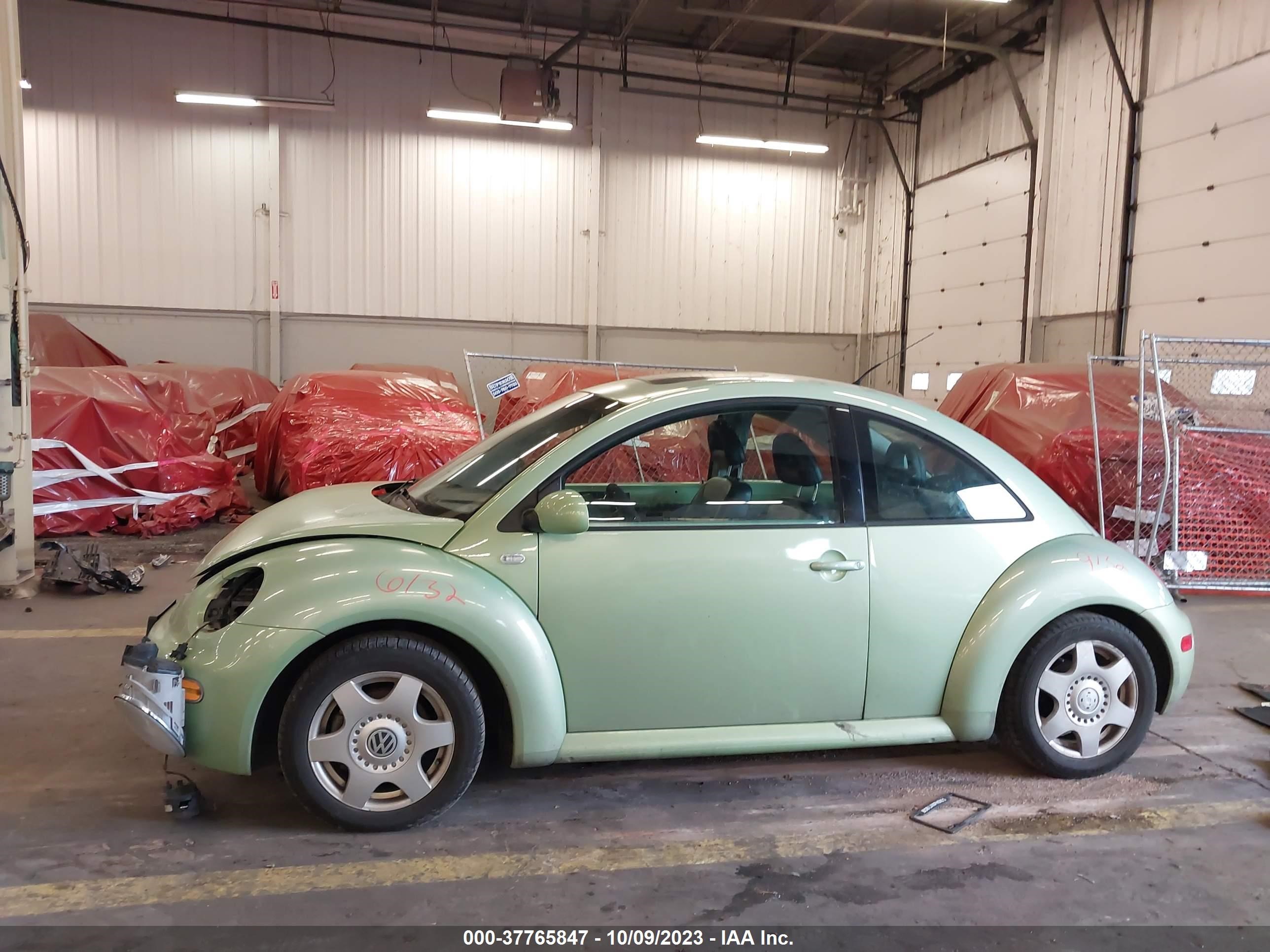 Photo 14 VIN: 3VWCC21CX1M418098 - VOLKSWAGEN BEETLE 