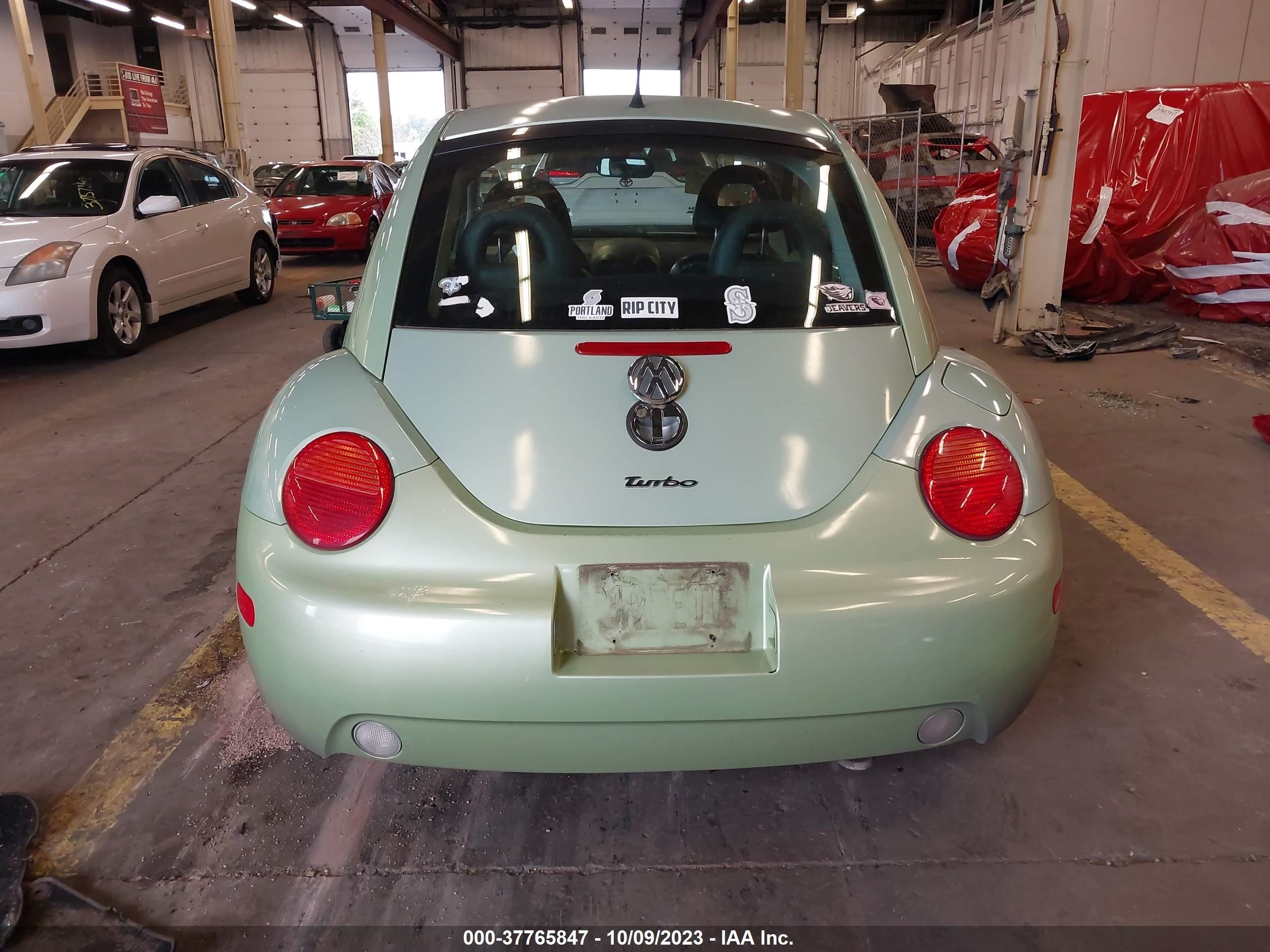 Photo 16 VIN: 3VWCC21CX1M418098 - VOLKSWAGEN BEETLE 