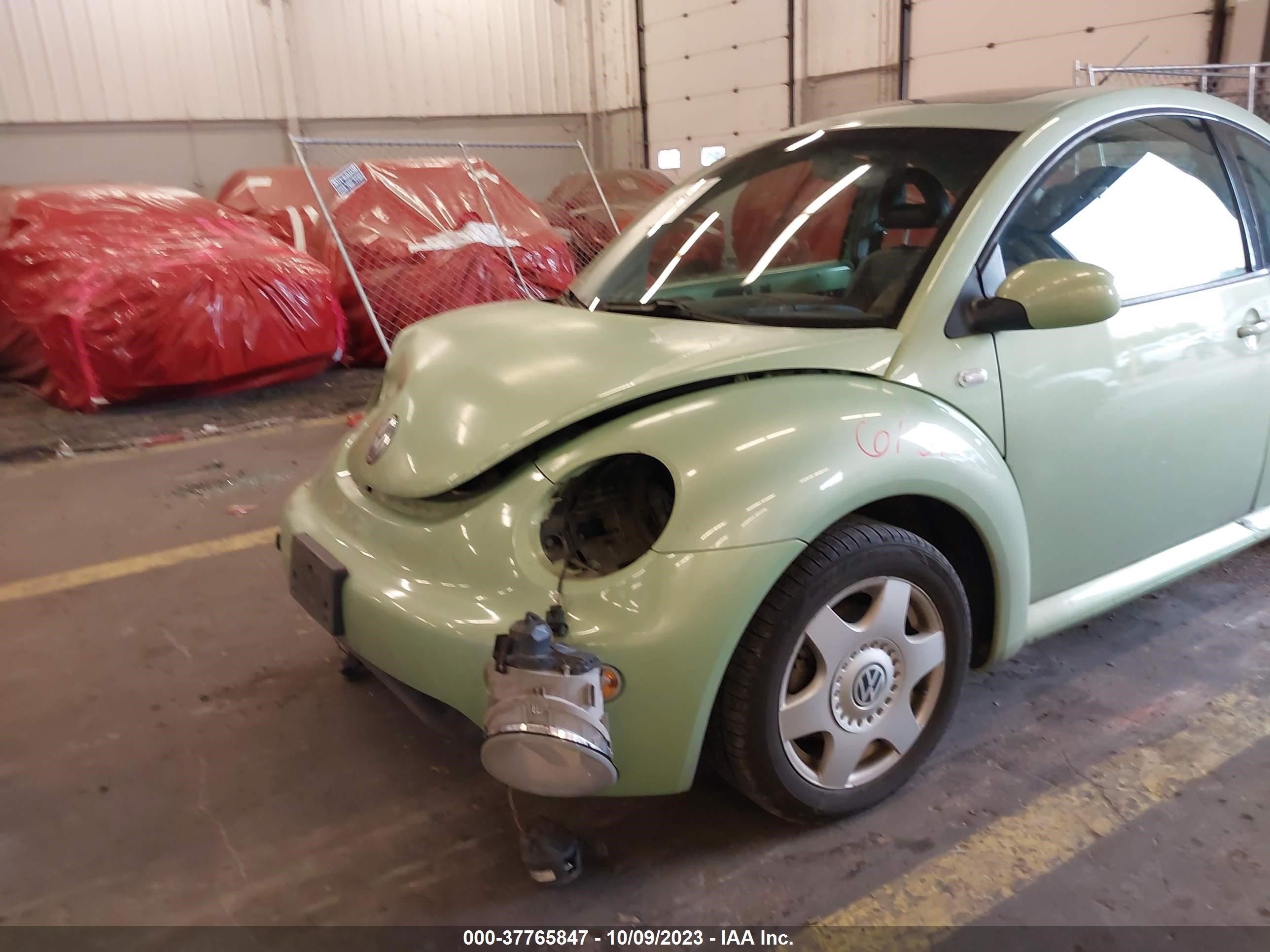 Photo 5 VIN: 3VWCC21CX1M418098 - VOLKSWAGEN BEETLE 