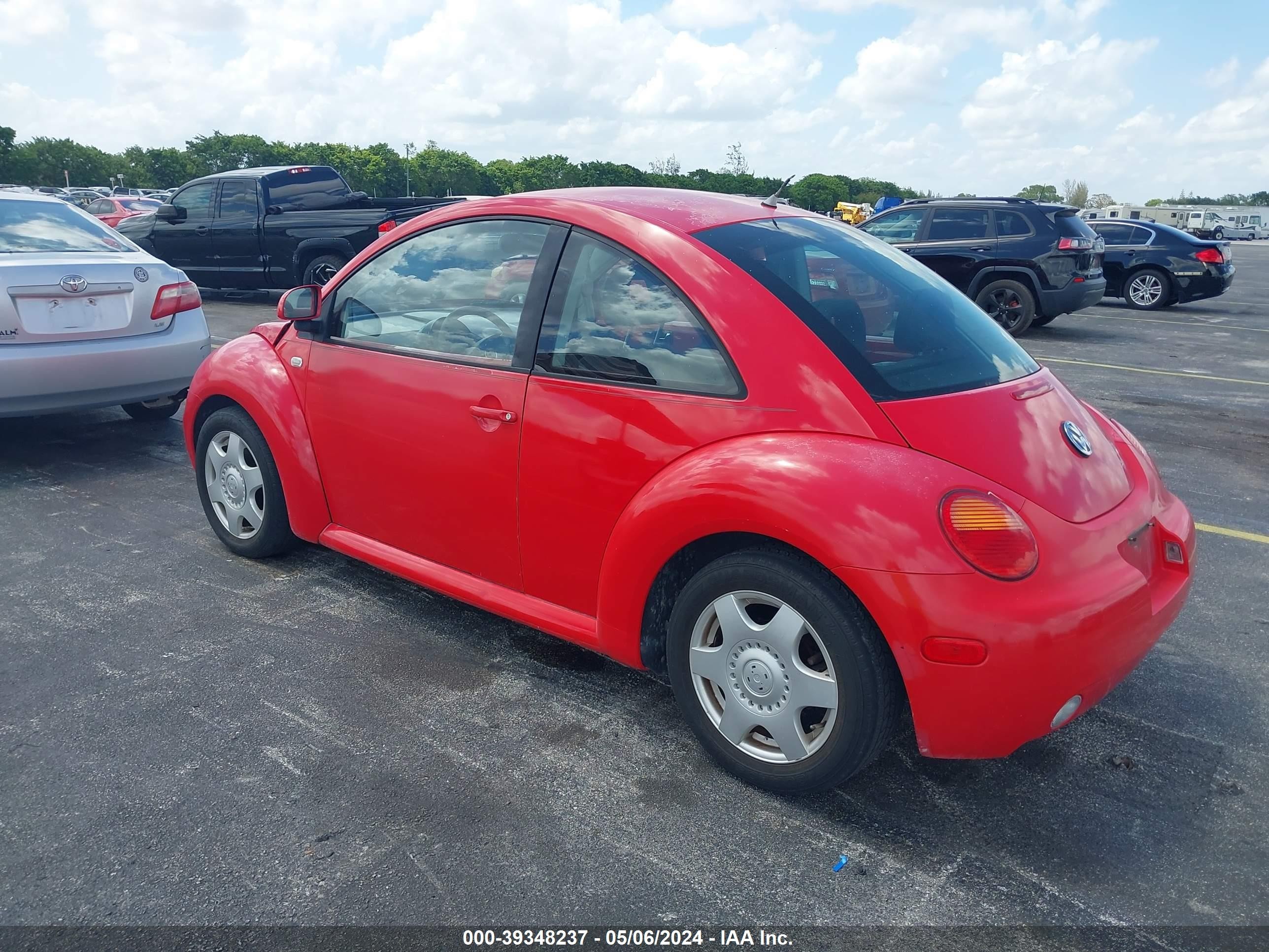 Photo 2 VIN: 3VWCC21CXXM415744 - VOLKSWAGEN BEETLE 