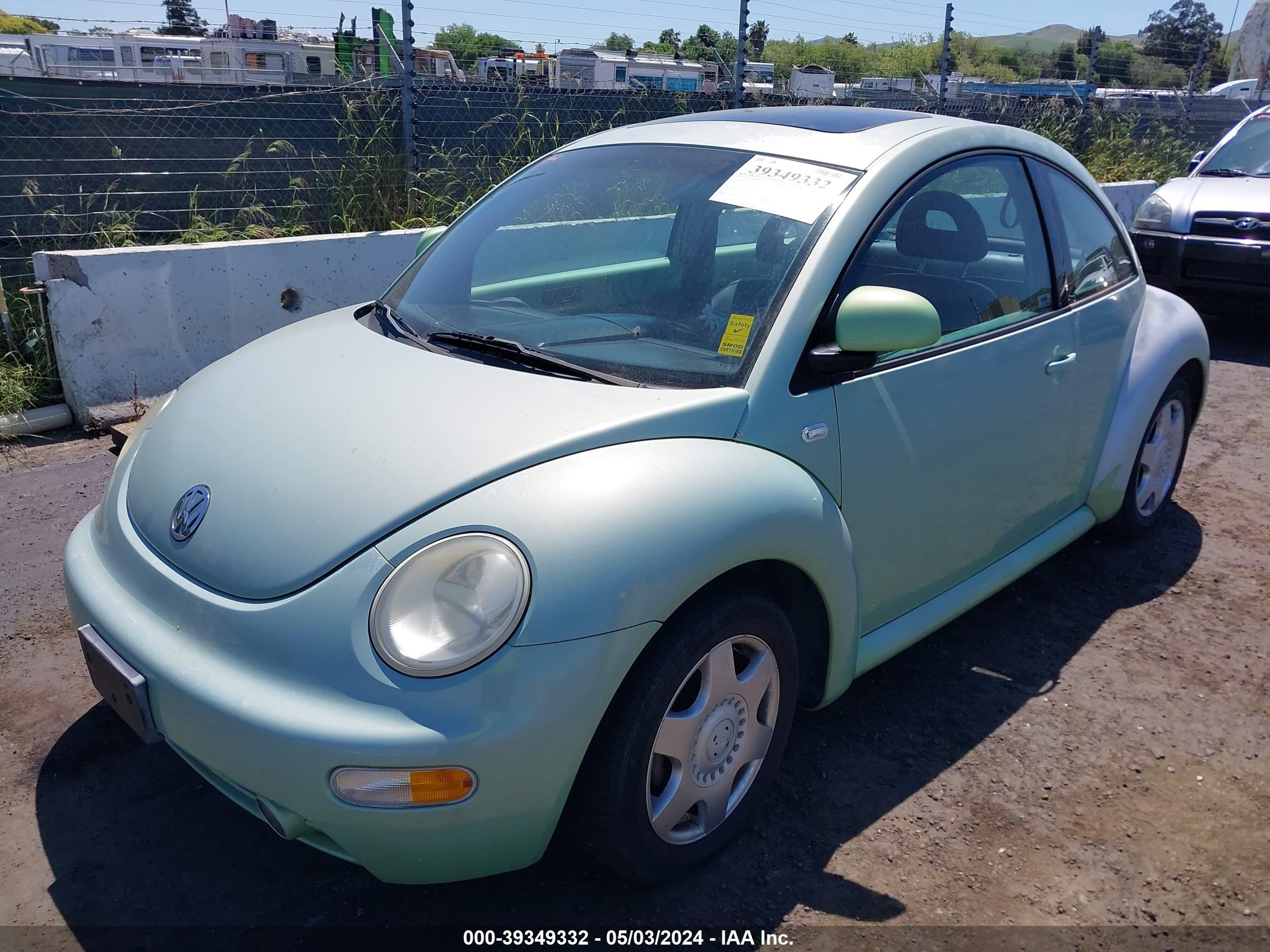 Photo 1 VIN: 3VWCC21CXYM475606 - VOLKSWAGEN BEETLE 