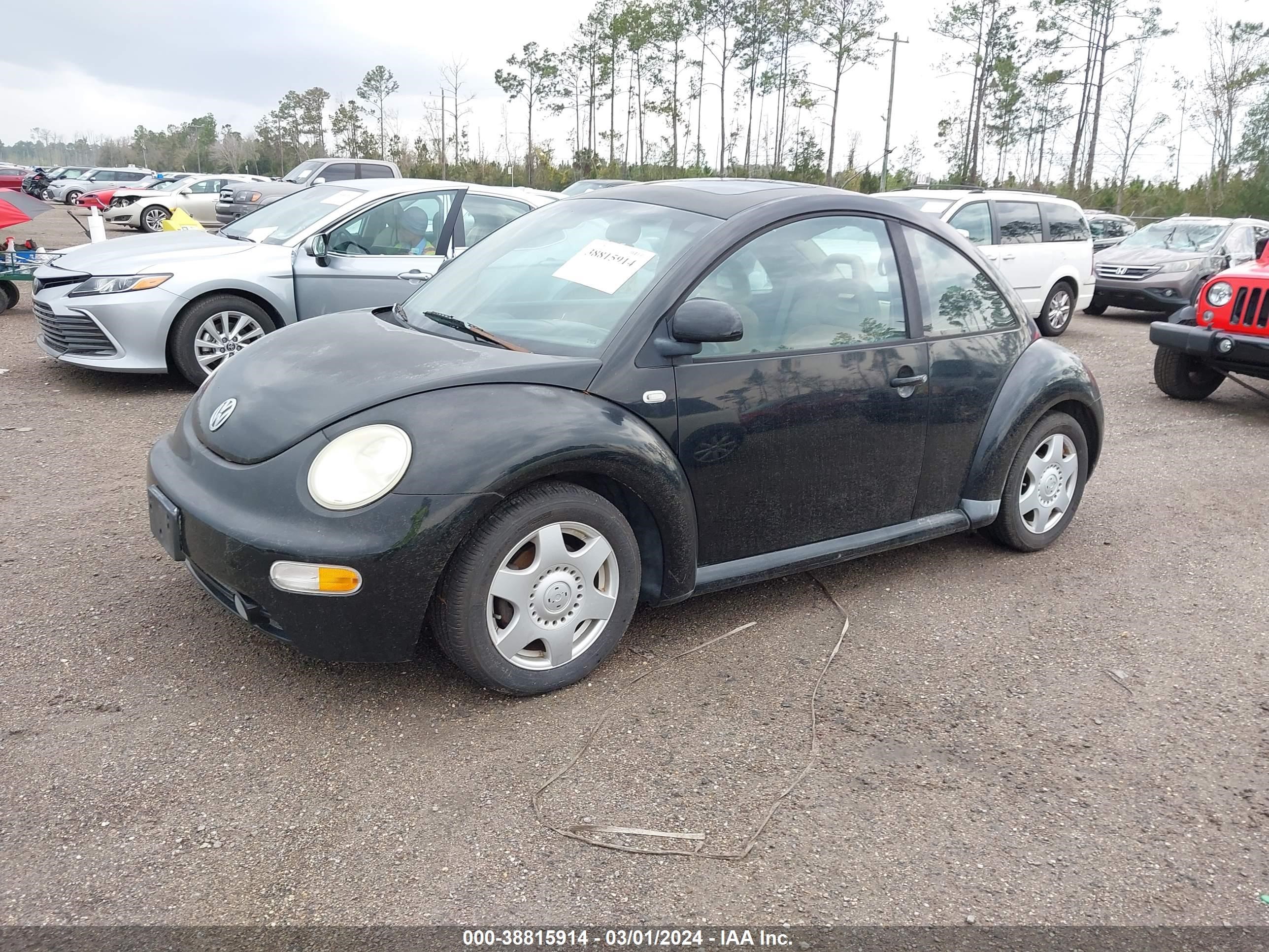 Photo 1 VIN: 3VWCD21C3YM419486 - VOLKSWAGEN BEETLE 