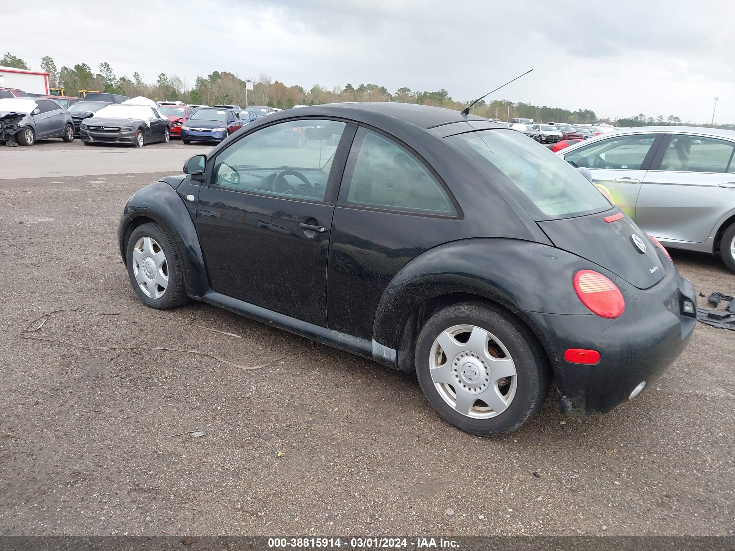 Photo 2 VIN: 3VWCD21C3YM419486 - VOLKSWAGEN BEETLE 