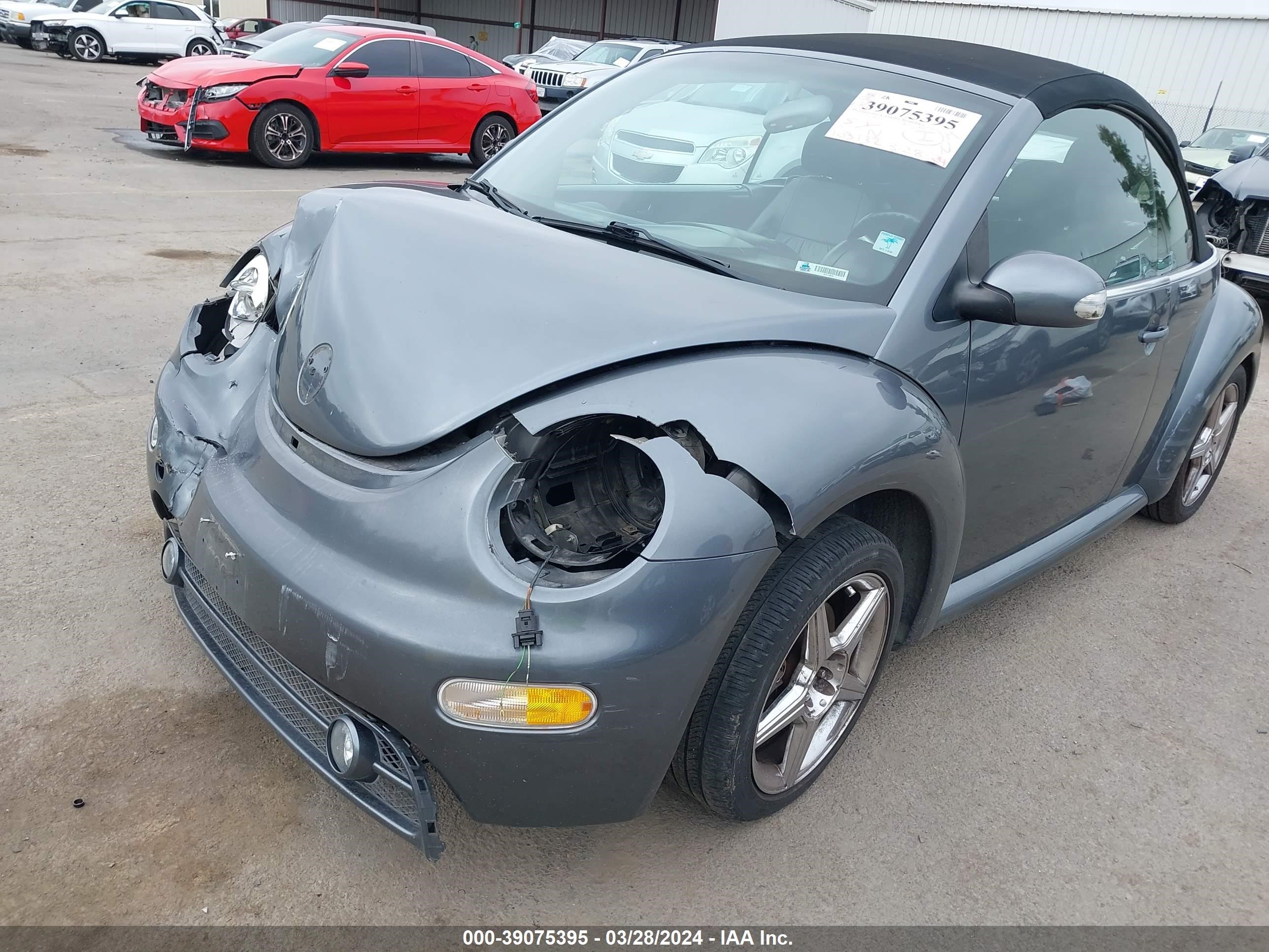 Photo 12 VIN: 3VWCD31Y94M310266 - VOLKSWAGEN BEETLE 