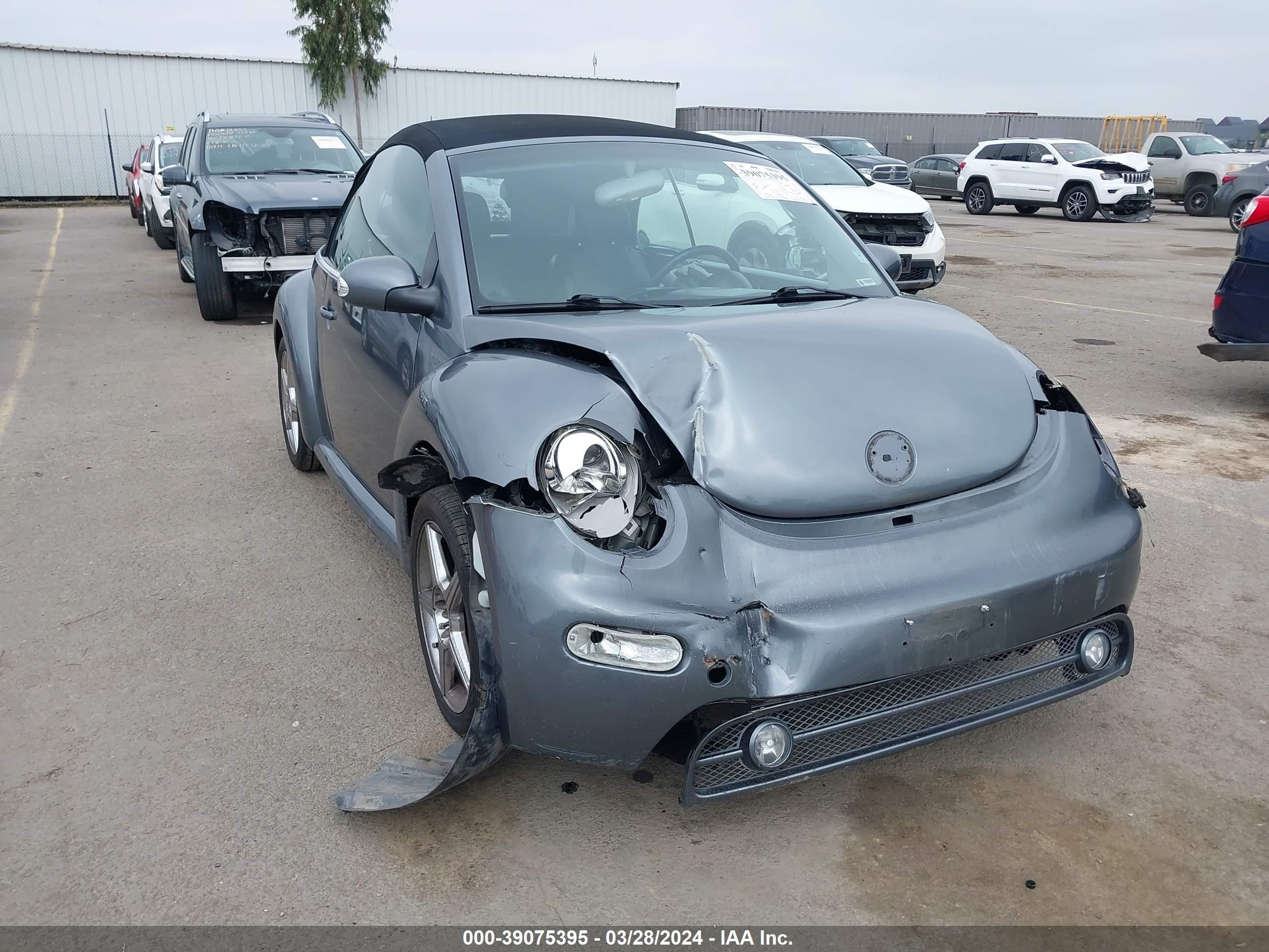 Photo 5 VIN: 3VWCD31Y94M310266 - VOLKSWAGEN BEETLE 