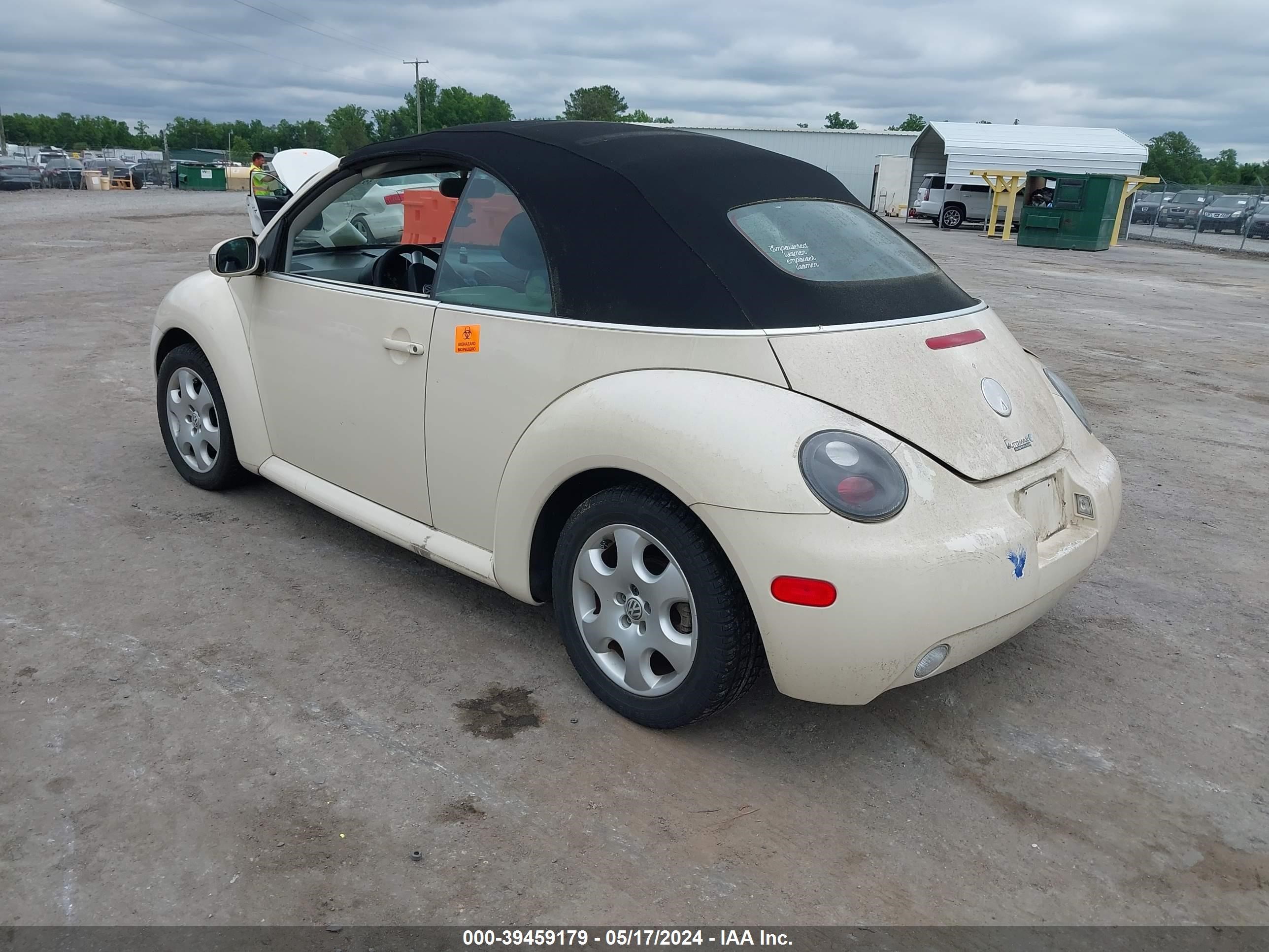 Photo 2 VIN: 3VWCK21YX3M318746 - VOLKSWAGEN BEETLE 