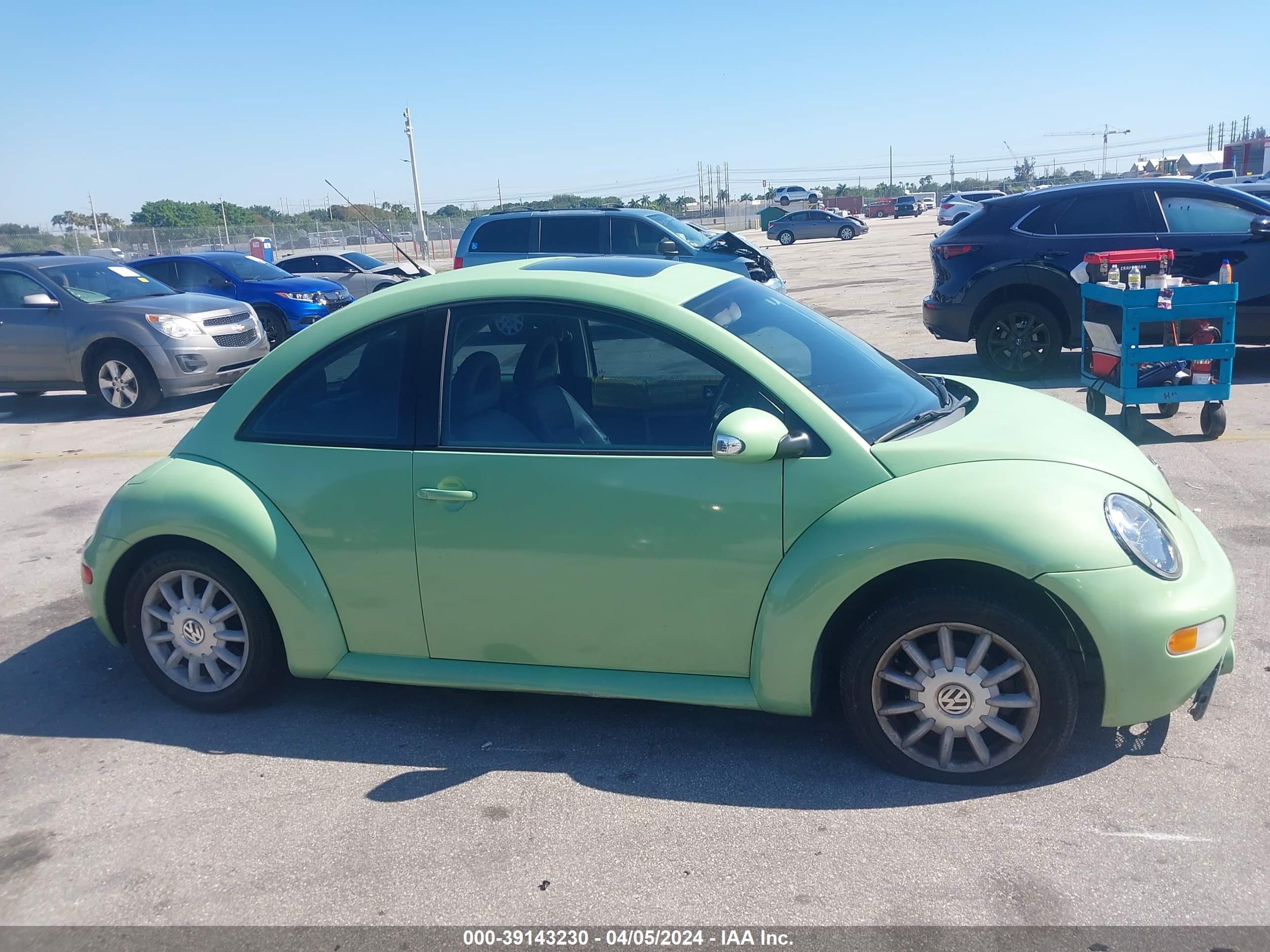 Photo 12 VIN: 3VWCK31C84M418808 - VOLKSWAGEN BEETLE 