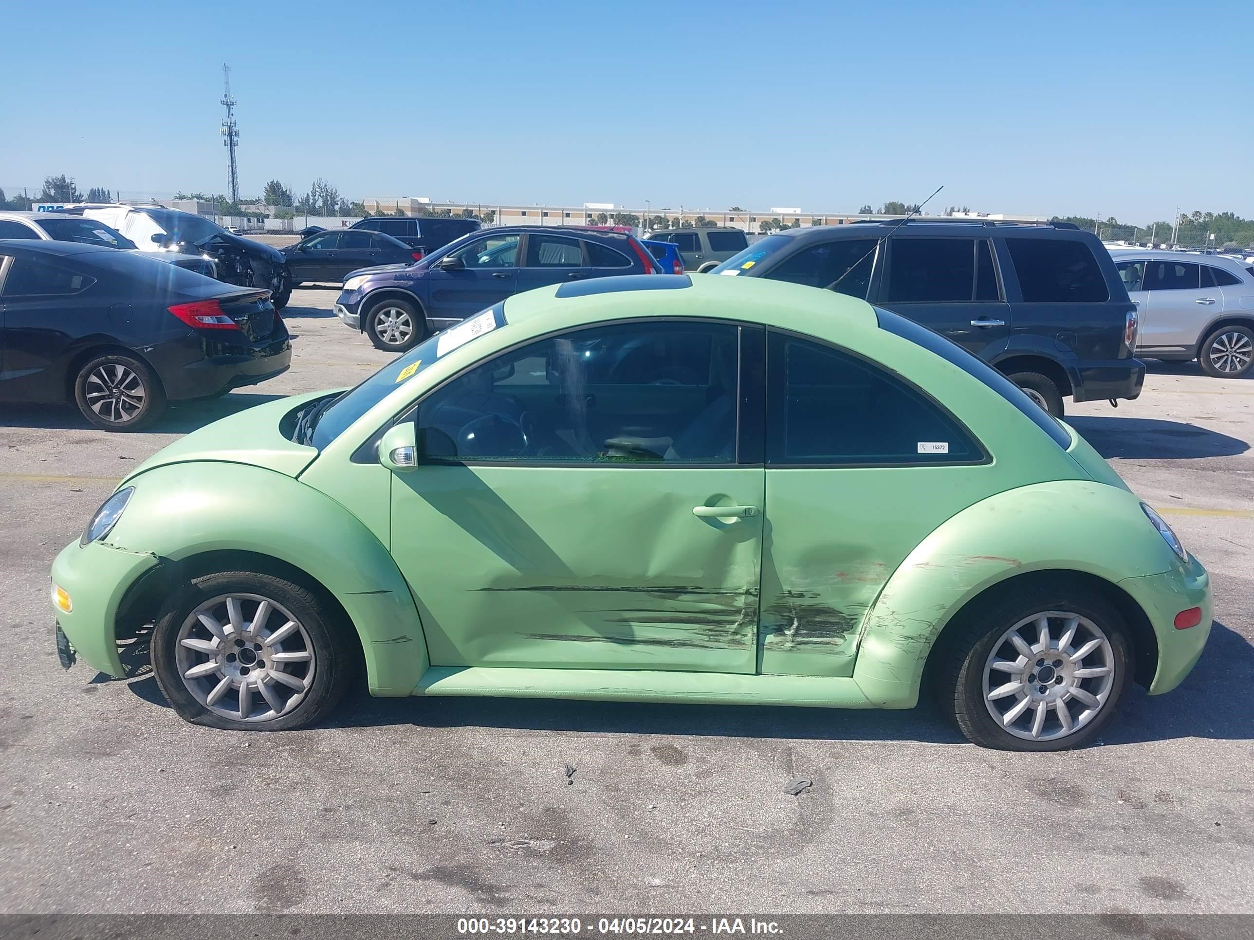 Photo 13 VIN: 3VWCK31C84M418808 - VOLKSWAGEN BEETLE 