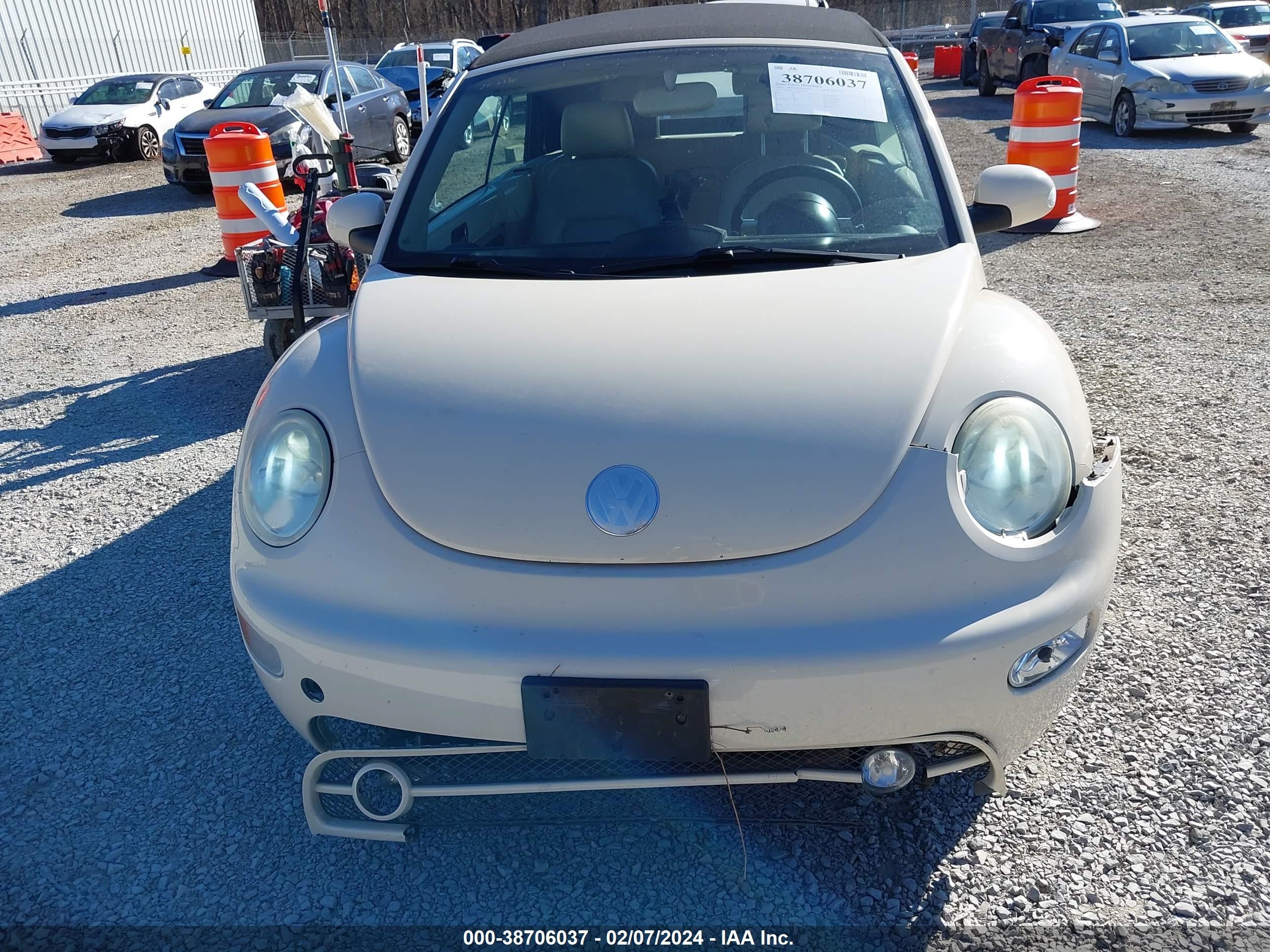 Photo 11 VIN: 3VWCM31Y25M365725 - VOLKSWAGEN BEETLE 