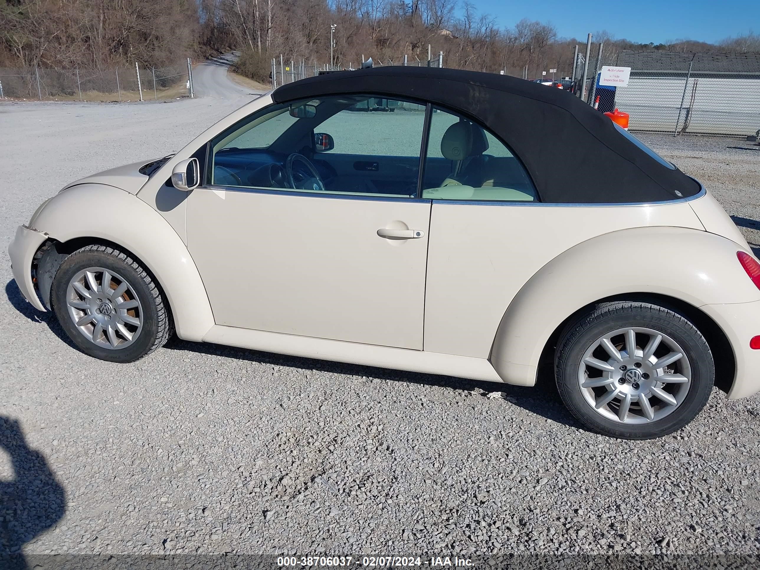 Photo 13 VIN: 3VWCM31Y25M365725 - VOLKSWAGEN BEETLE 