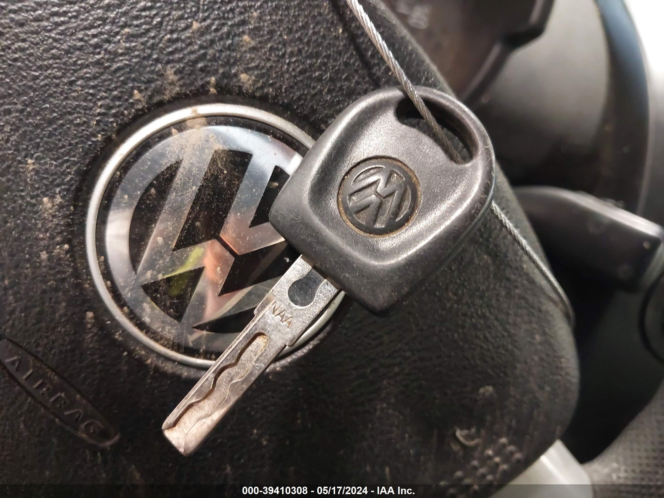 Photo 10 VIN: 3VWCP21C02M411635 - VOLKSWAGEN BEETLE 