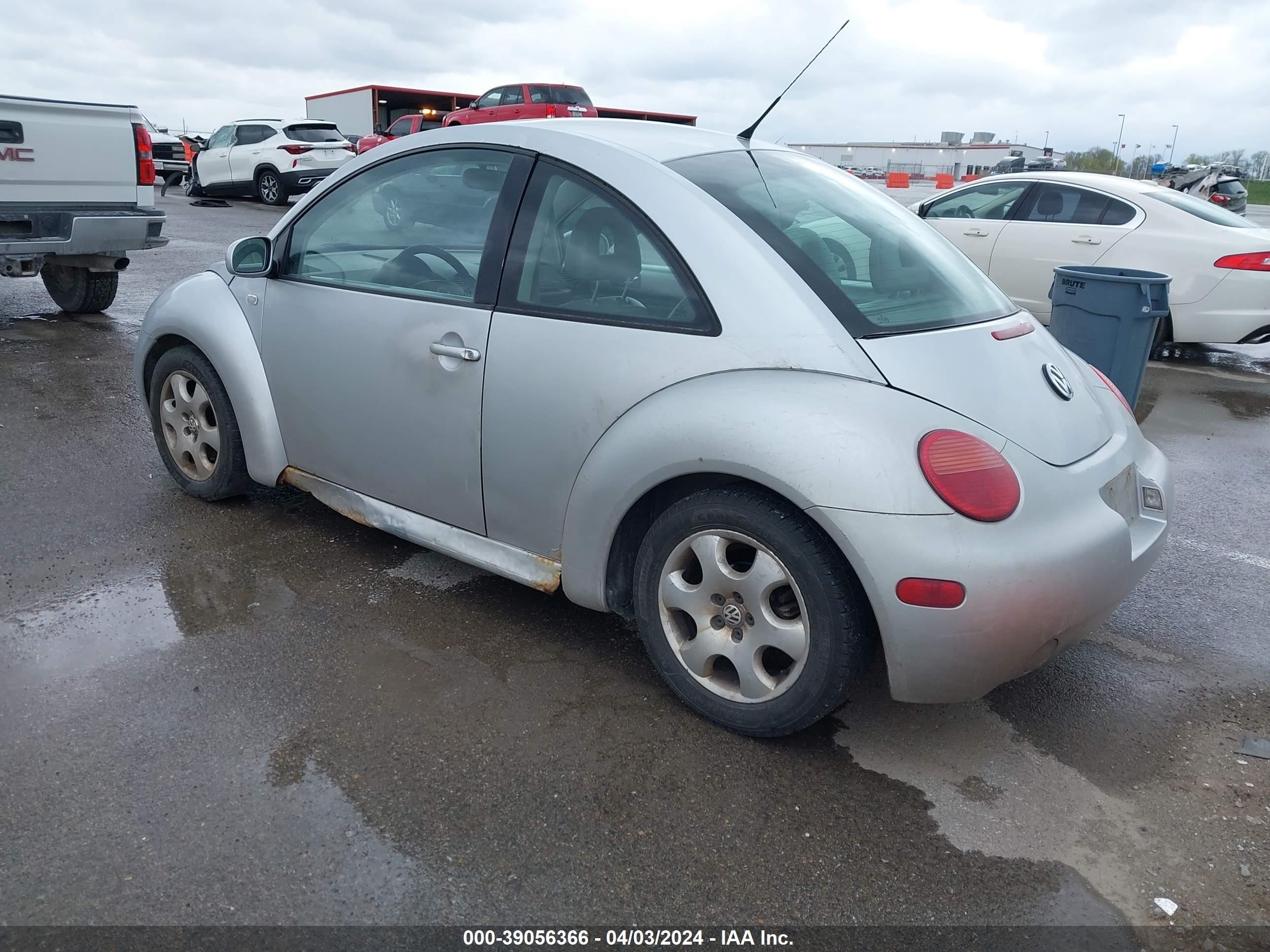 Photo 2 VIN: 3VWCP21C32M411371 - VOLKSWAGEN BEETLE 