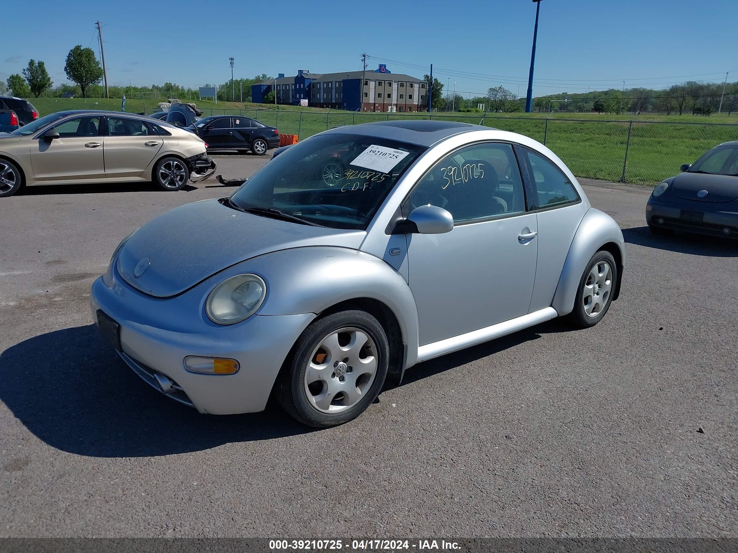 Photo 1 VIN: 3VWCP21C42M444122 - VOLKSWAGEN BEETLE 