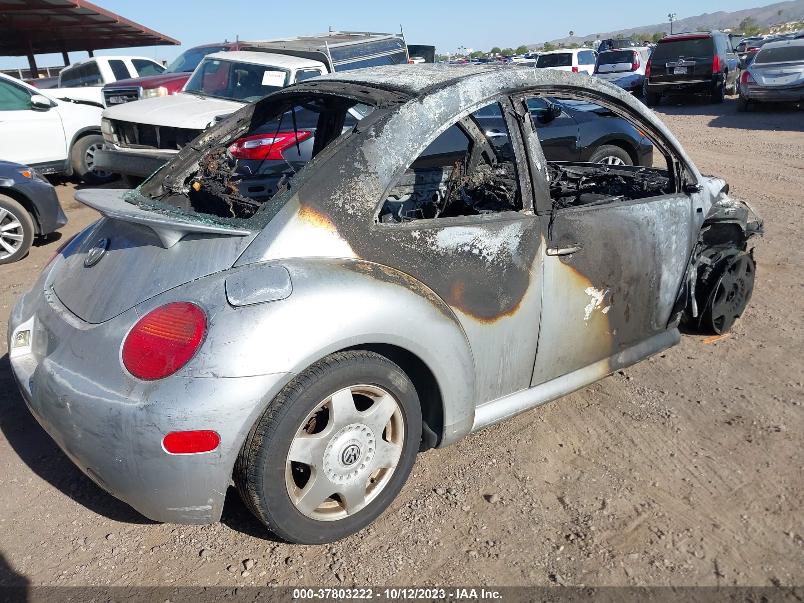 Photo 3 VIN: 3VWCT21C51M405050 - VOLKSWAGEN BEETLE 