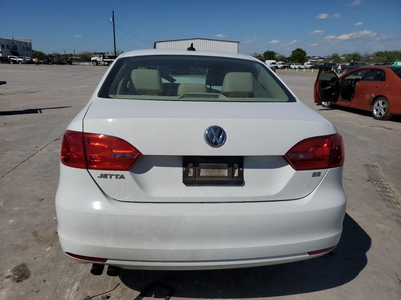 Photo 5 VIN: 3VWD07AJ0EM308529 - VOLKSWAGEN JETTA 