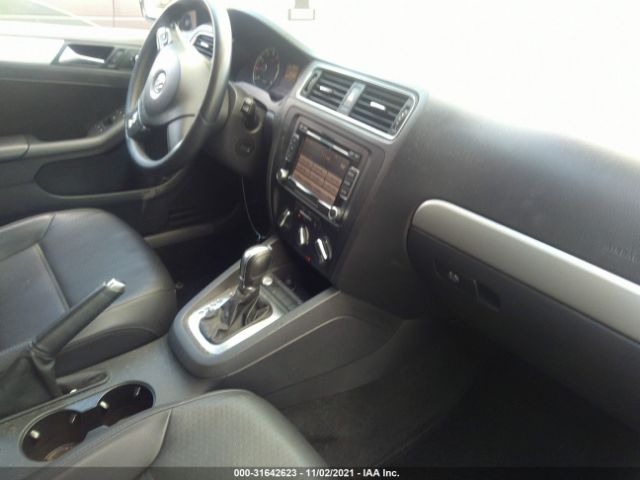 Photo 4 VIN: 3VWD07AJ1EM401589 - VOLKSWAGEN JETTA SEDAN 