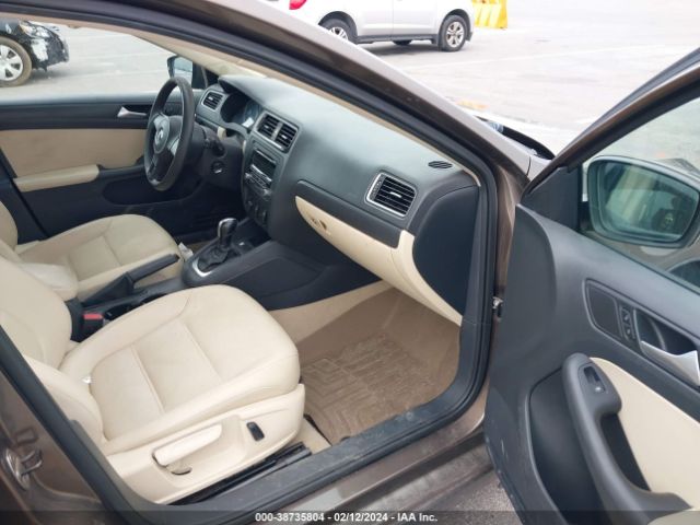 Photo 4 VIN: 3VWD07AJ2EM241352 - VOLKSWAGEN JETTA 