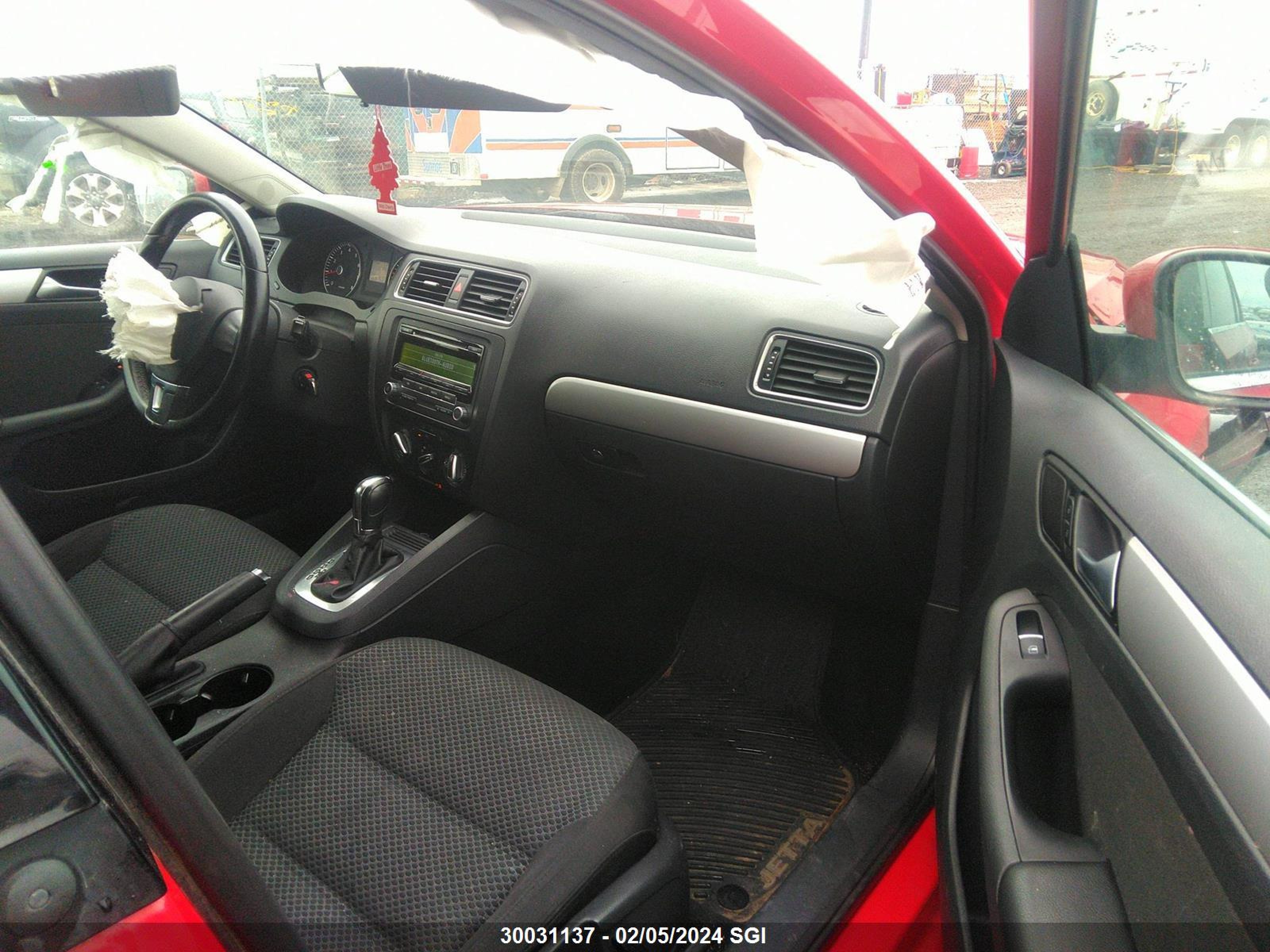 Photo 4 VIN: 3VWD07AJ2EM359790 - VOLKSWAGEN JETTA 