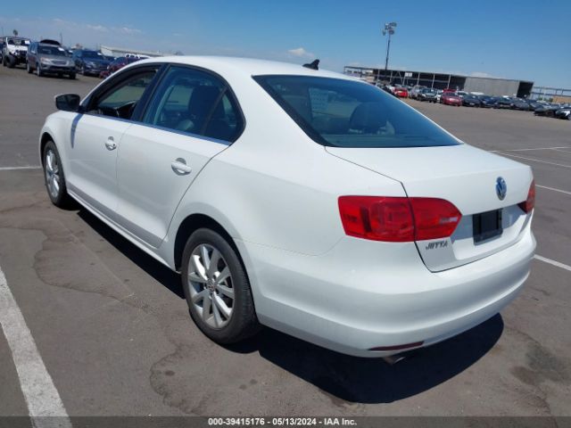 Photo 2 VIN: 3VWD07AJ3EM357465 - VOLKSWAGEN JETTA 