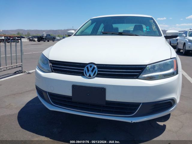 Photo 5 VIN: 3VWD07AJ3EM357465 - VOLKSWAGEN JETTA 