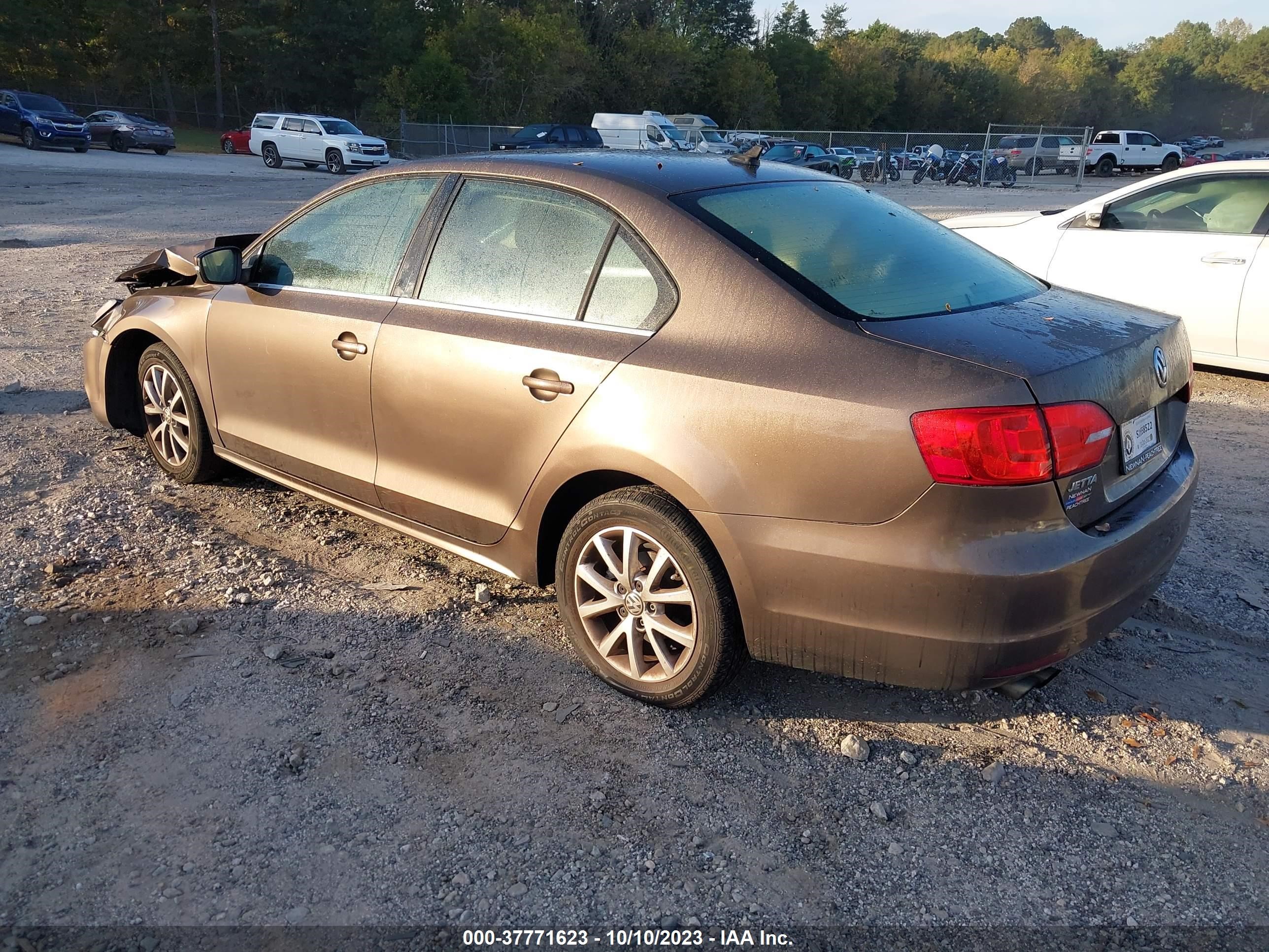 Photo 2 VIN: 3VWD07AJ5EM289752 - VOLKSWAGEN JETTA 