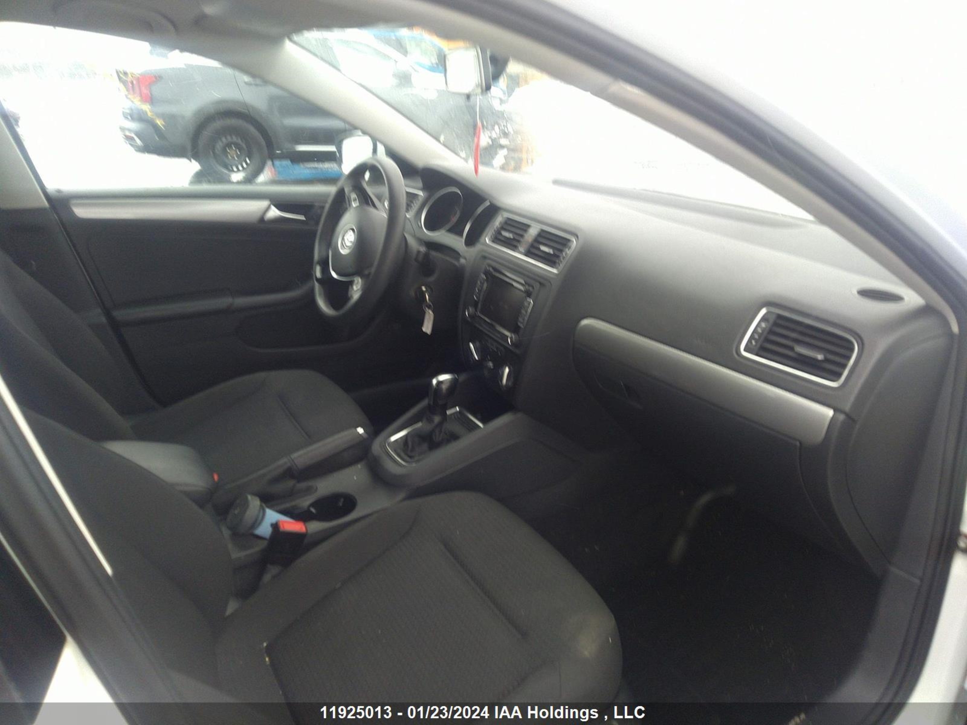 Photo 4 VIN: 3VWD07AJ5FM349529 - VOLKSWAGEN JETTA 