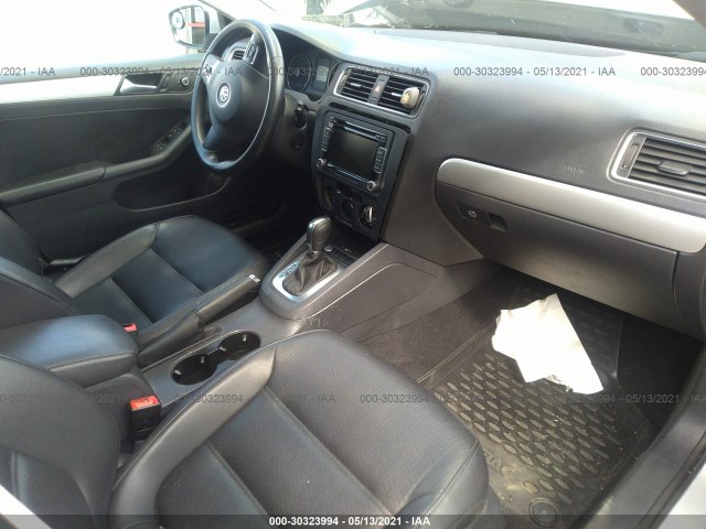 Photo 4 VIN: 3VWD07AJ6EM424785 - VOLKSWAGEN JETTA 