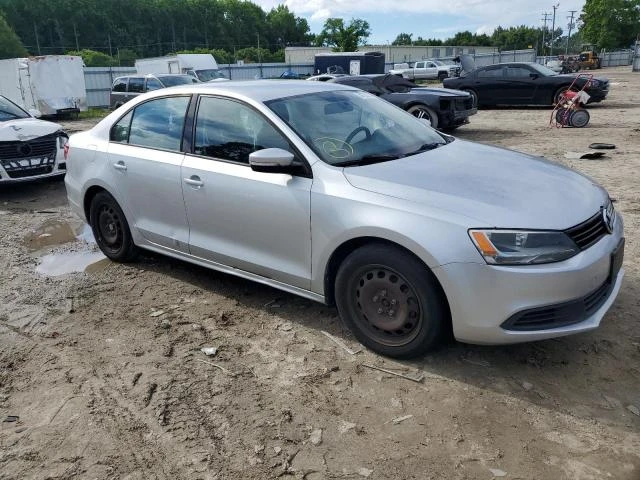 Photo 3 VIN: 3VWD07AJ7EM243906 - VOLKSWAGEN JETTA SE 