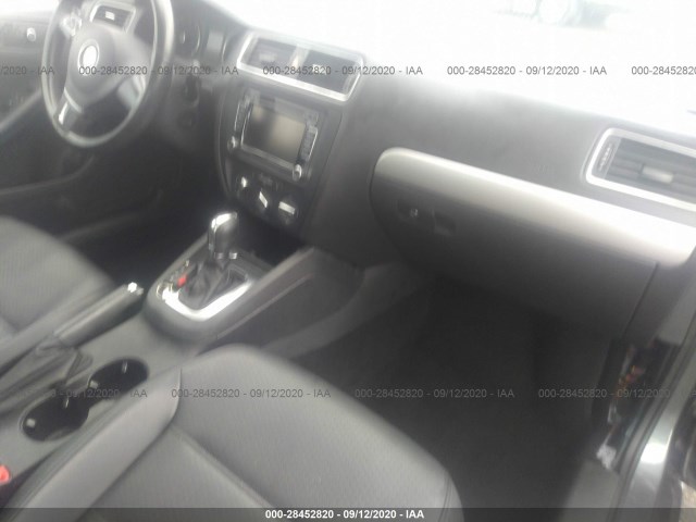 Photo 4 VIN: 3VWD07AJ8EM438428 - VOLKSWAGEN JETTA SEDAN 