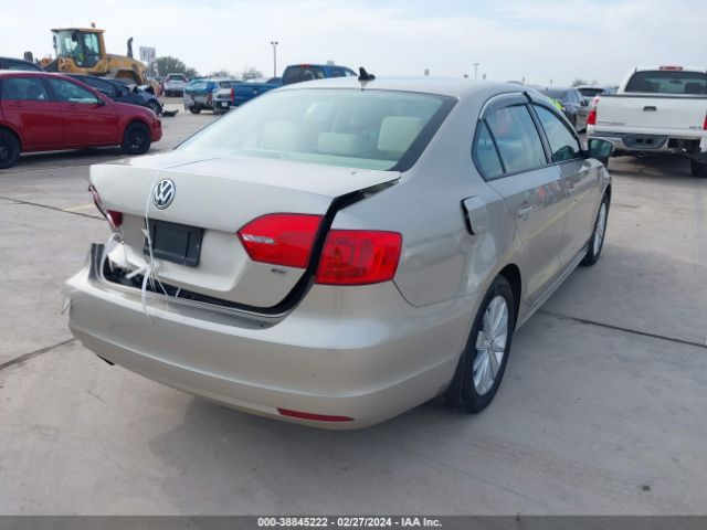 Photo 3 VIN: 3VWD07AJXEM259467 - VOLKSWAGEN JETTA 