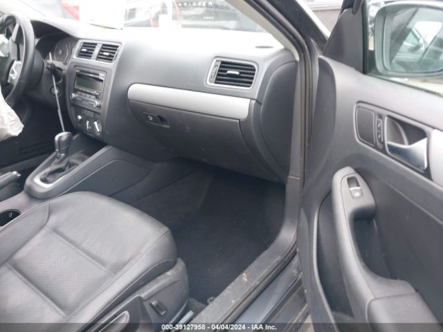 Photo 4 VIN: 3VWD07AJXEM352487 - VOLKSWAGEN JETTA 