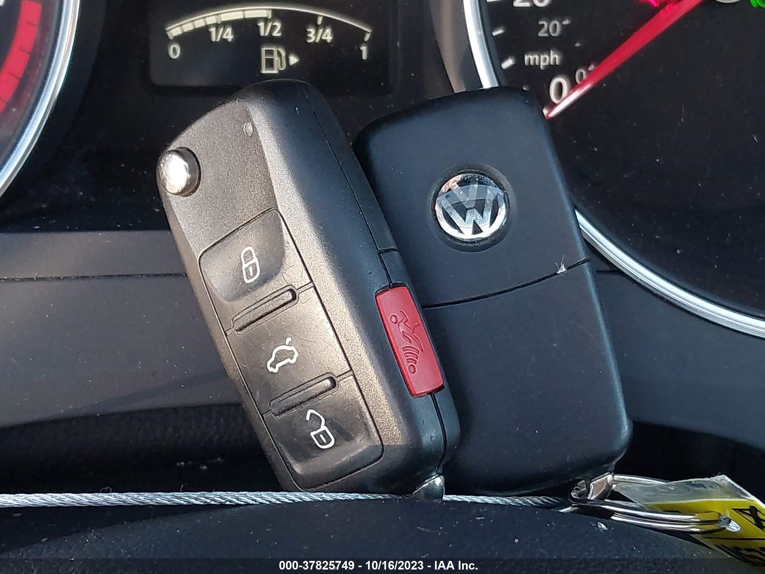 Photo 10 VIN: 3VWD07AJXFM264153 - VOLKSWAGEN JETTA 