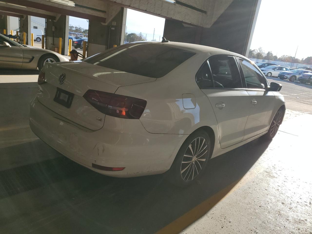 Photo 2 VIN: 3VWD17AJ0GM415323 - VOLKSWAGEN JETTA 