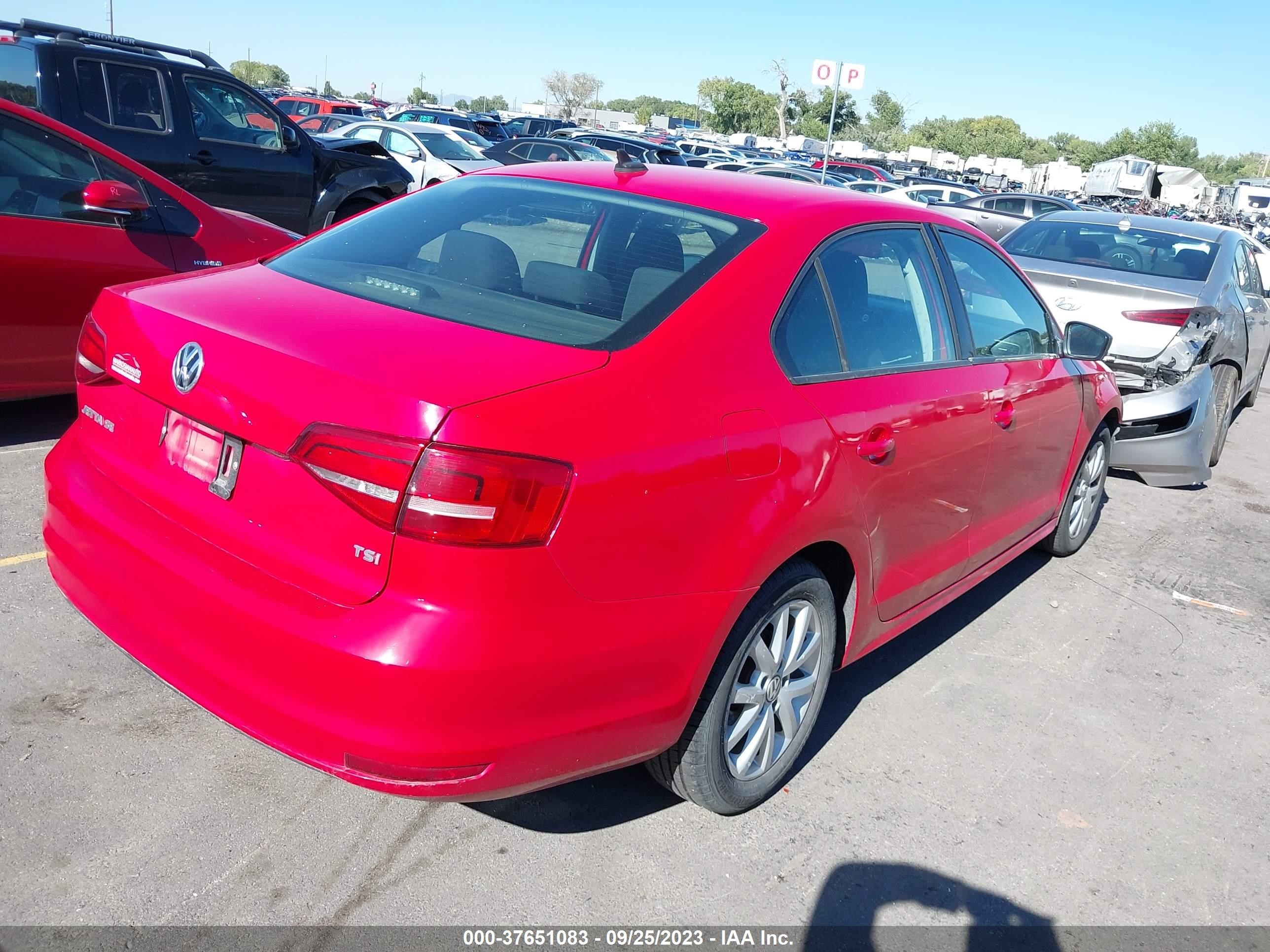 Photo 3 VIN: 3VWD17AJ1FM215601 - VOLKSWAGEN JETTA 